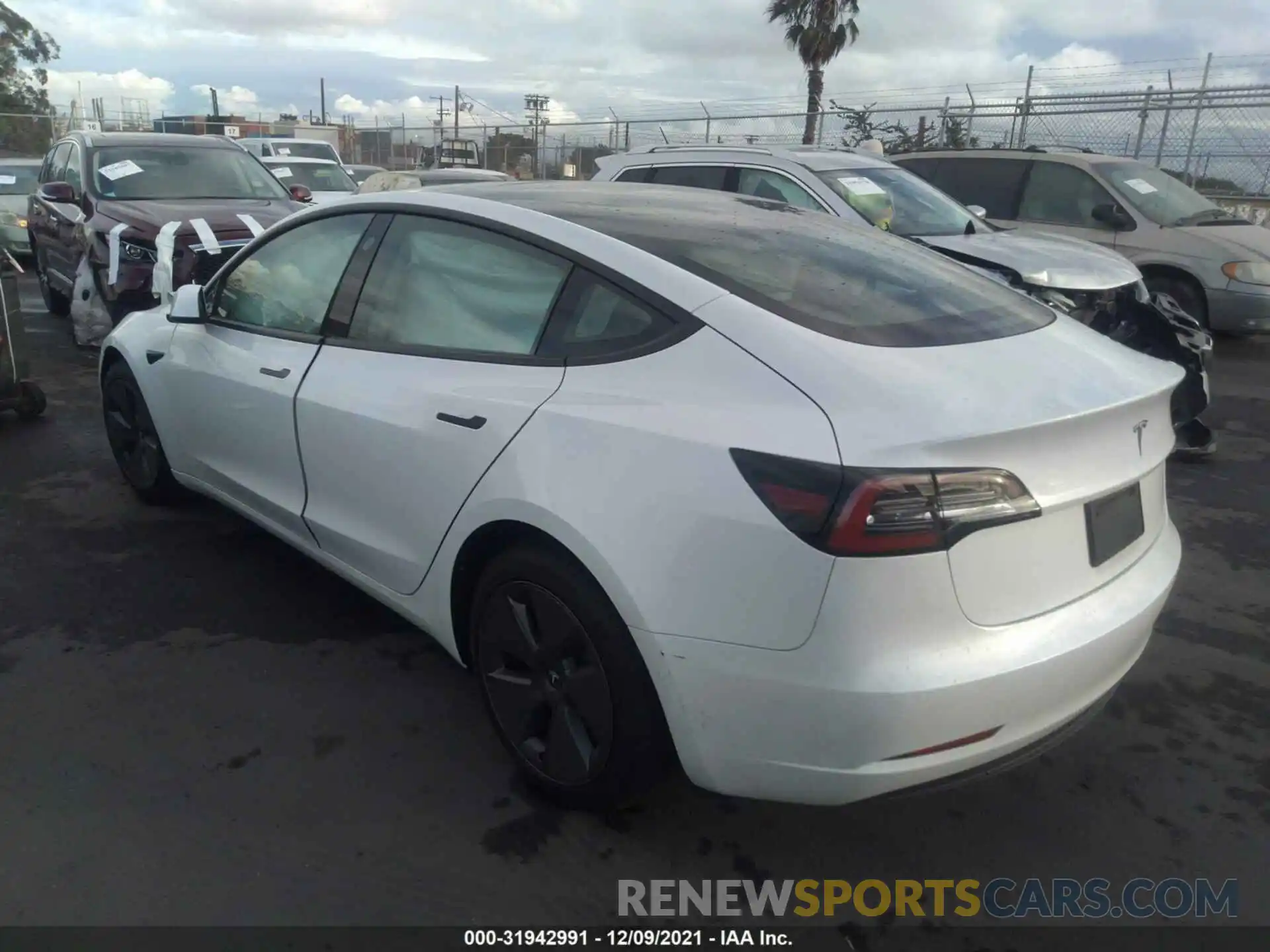 3 Photograph of a damaged car 5YJ3E1EA3MF015928 TESLA MODEL 3 2021