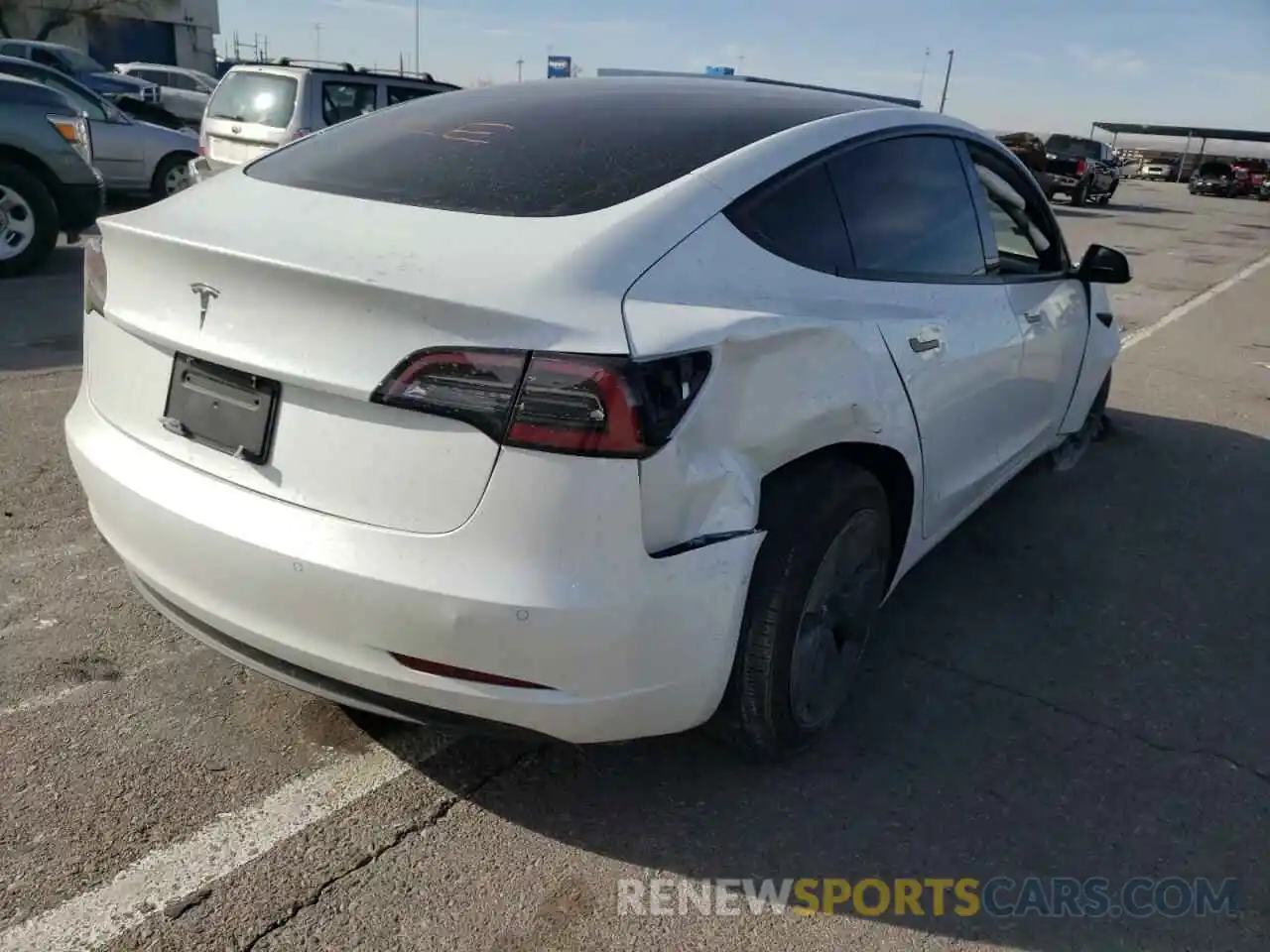 4 Photograph of a damaged car 5YJ3E1EA3MF016335 TESLA MODEL 3 2021