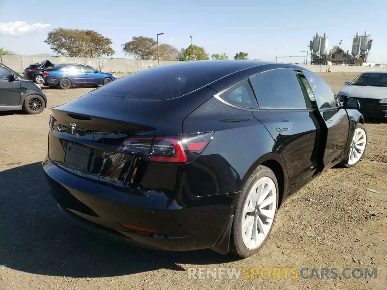 4 Photograph of a damaged car 5YJ3E1EA3MF050162 TESLA MODEL 3 2021