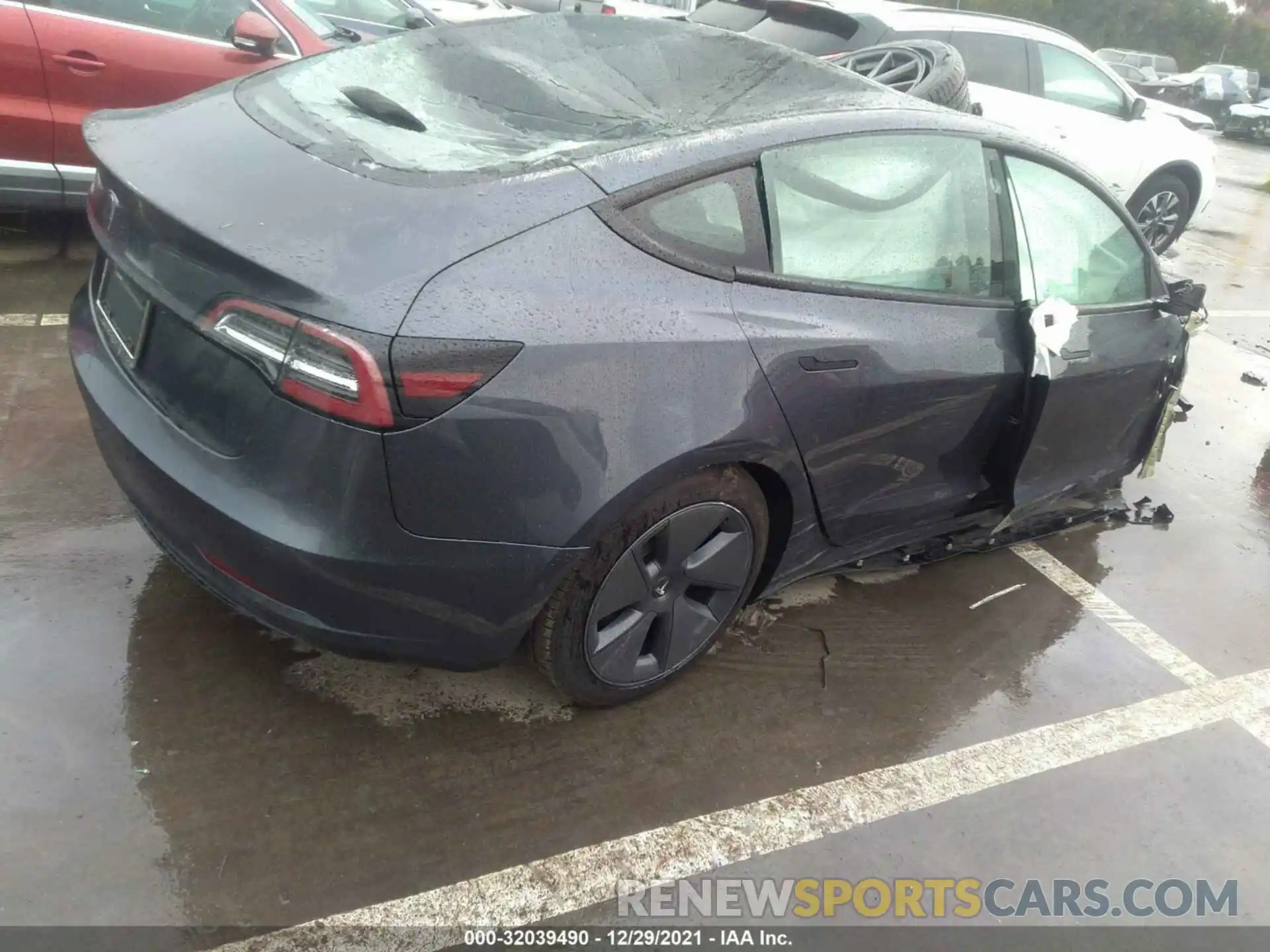 4 Фотография поврежденного автомобиля 5YJ3E1EA3MF054230 TESLA MODEL 3 2021