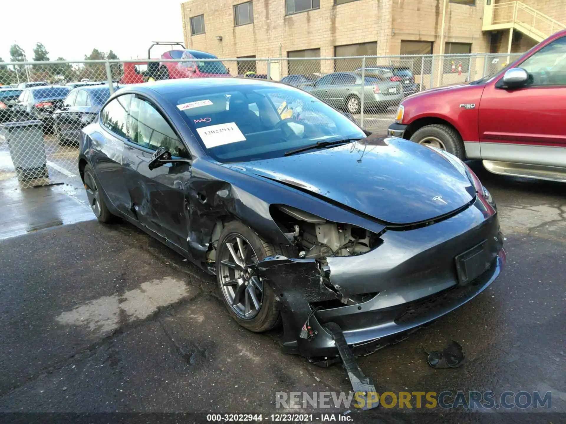 6 Photograph of a damaged car 5YJ3E1EA3MF070363 TESLA MODEL 3 2021