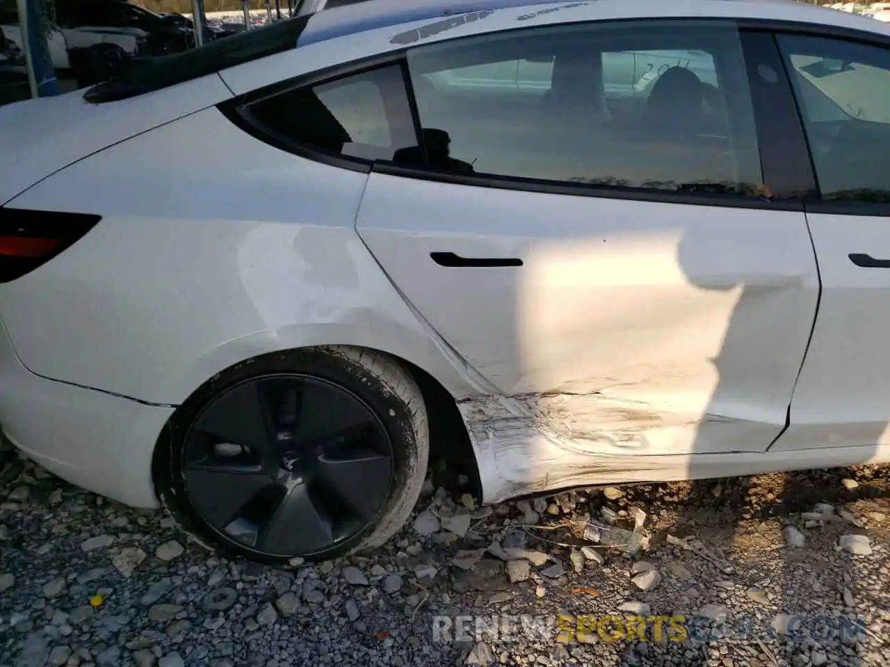 9 Photograph of a damaged car 5YJ3E1EA3MF085302 TESLA MODEL 3 2021