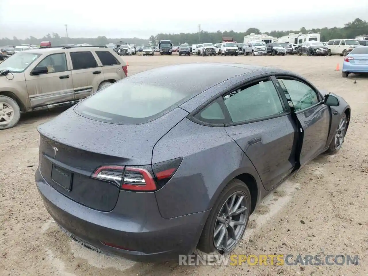 4 Photograph of a damaged car 5YJ3E1EA3MF089379 TESLA MODEL 3 2021