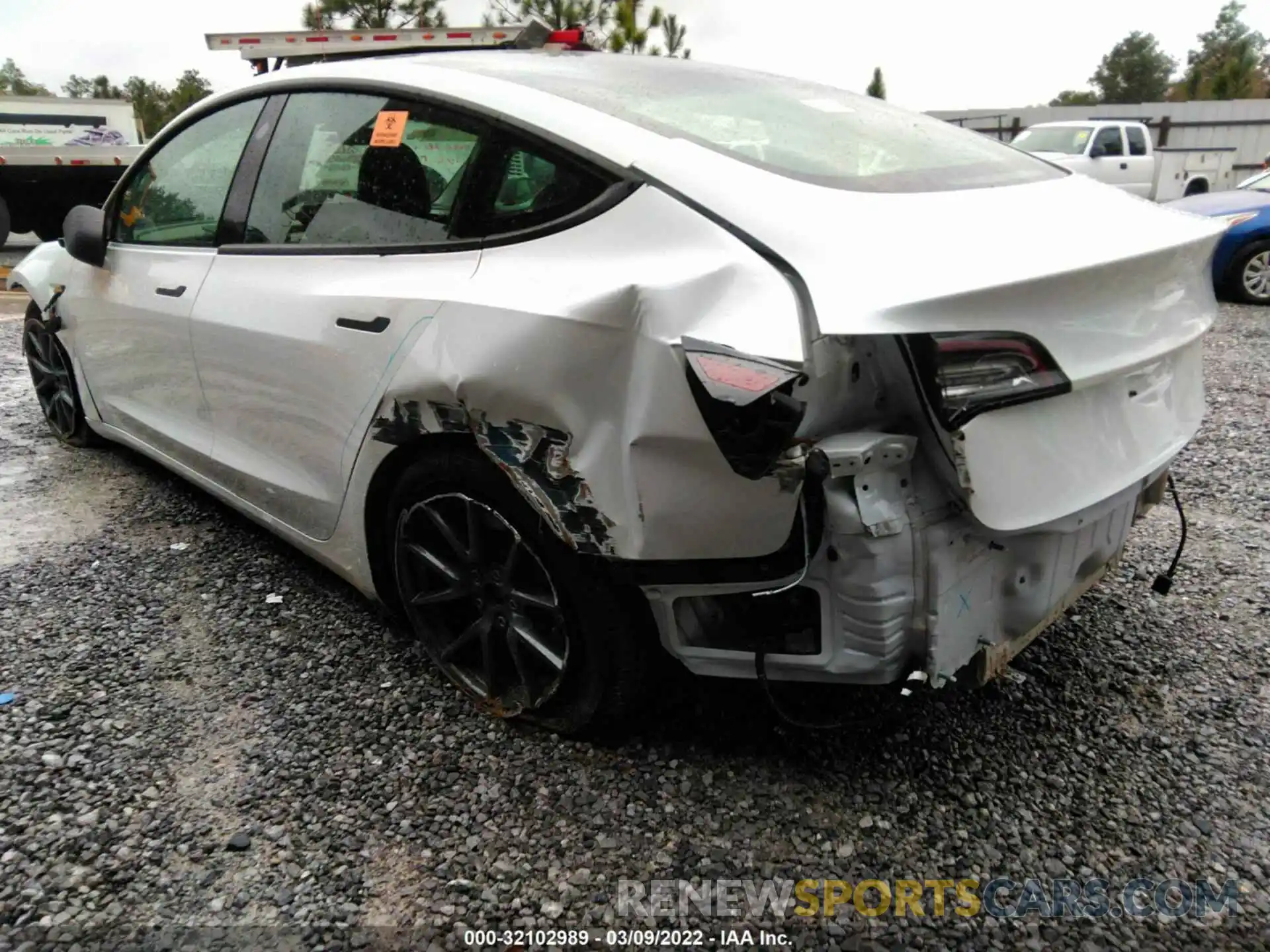 6 Photograph of a damaged car 5YJ3E1EA3MF852078 TESLA MODEL 3 2021