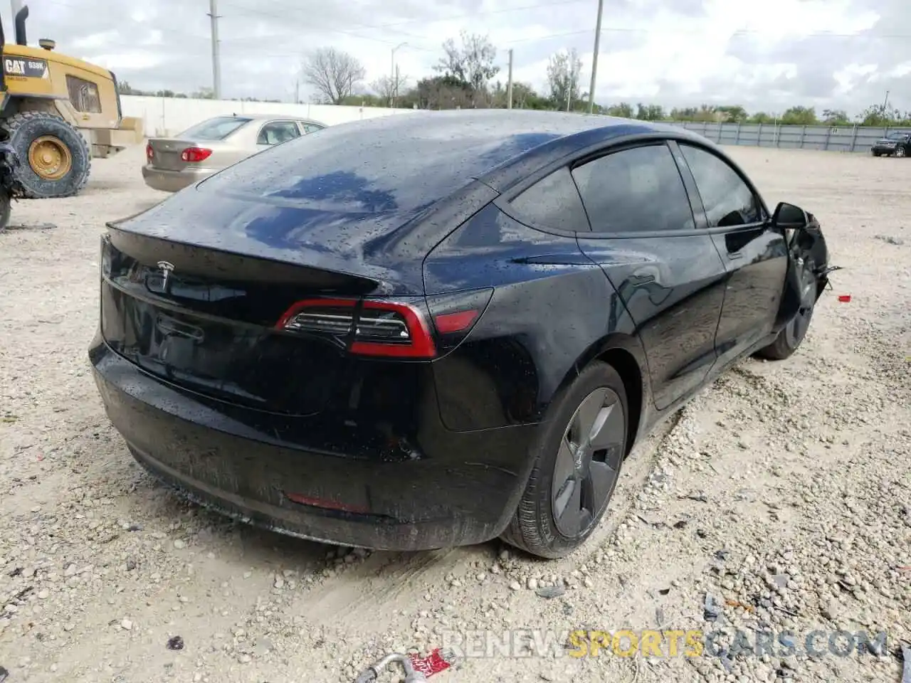 4 Photograph of a damaged car 5YJ3E1EA3MF853974 TESLA MODEL 3 2021