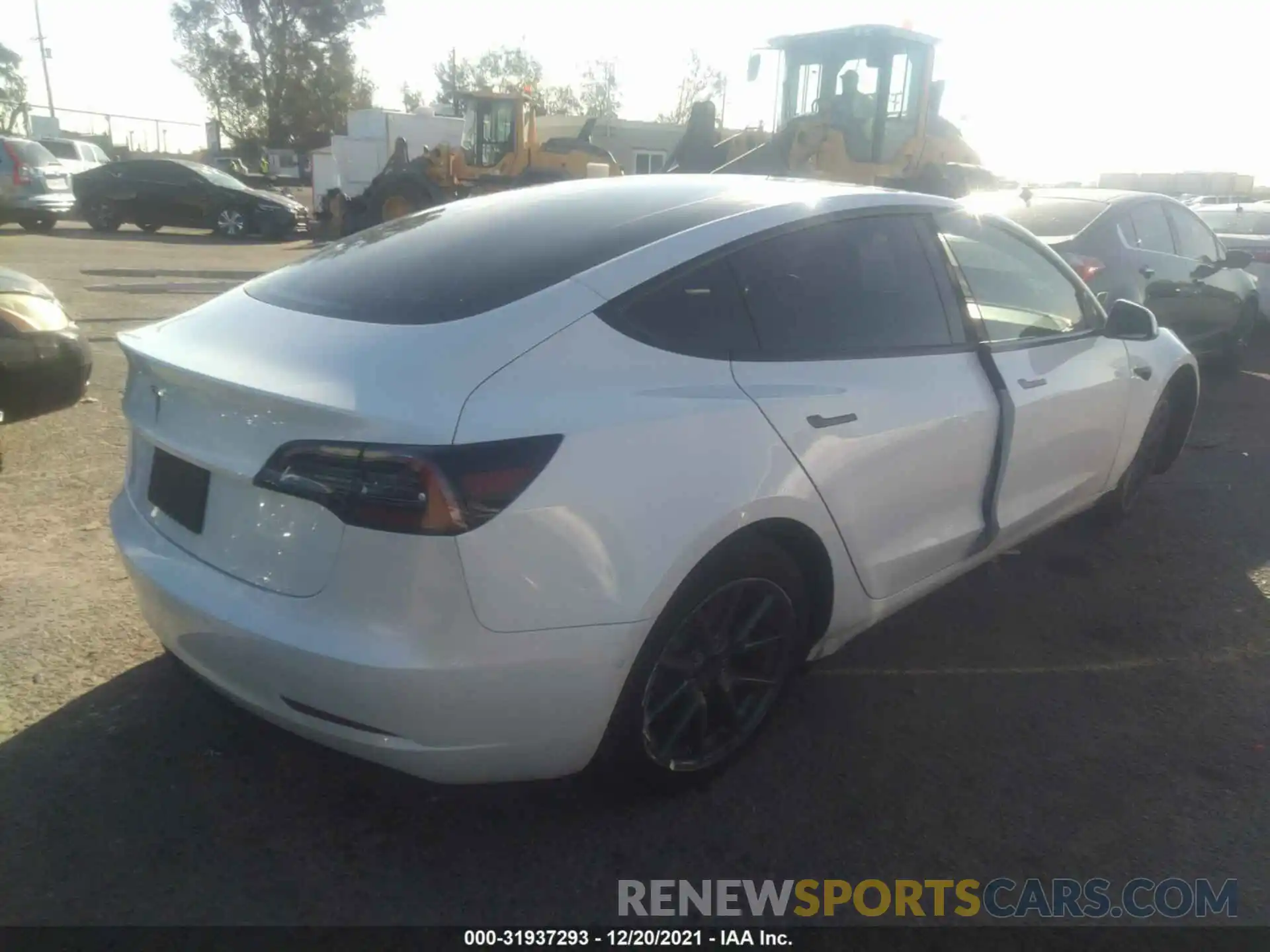 4 Photograph of a damaged car 5YJ3E1EA3MF868068 TESLA MODEL 3 2021