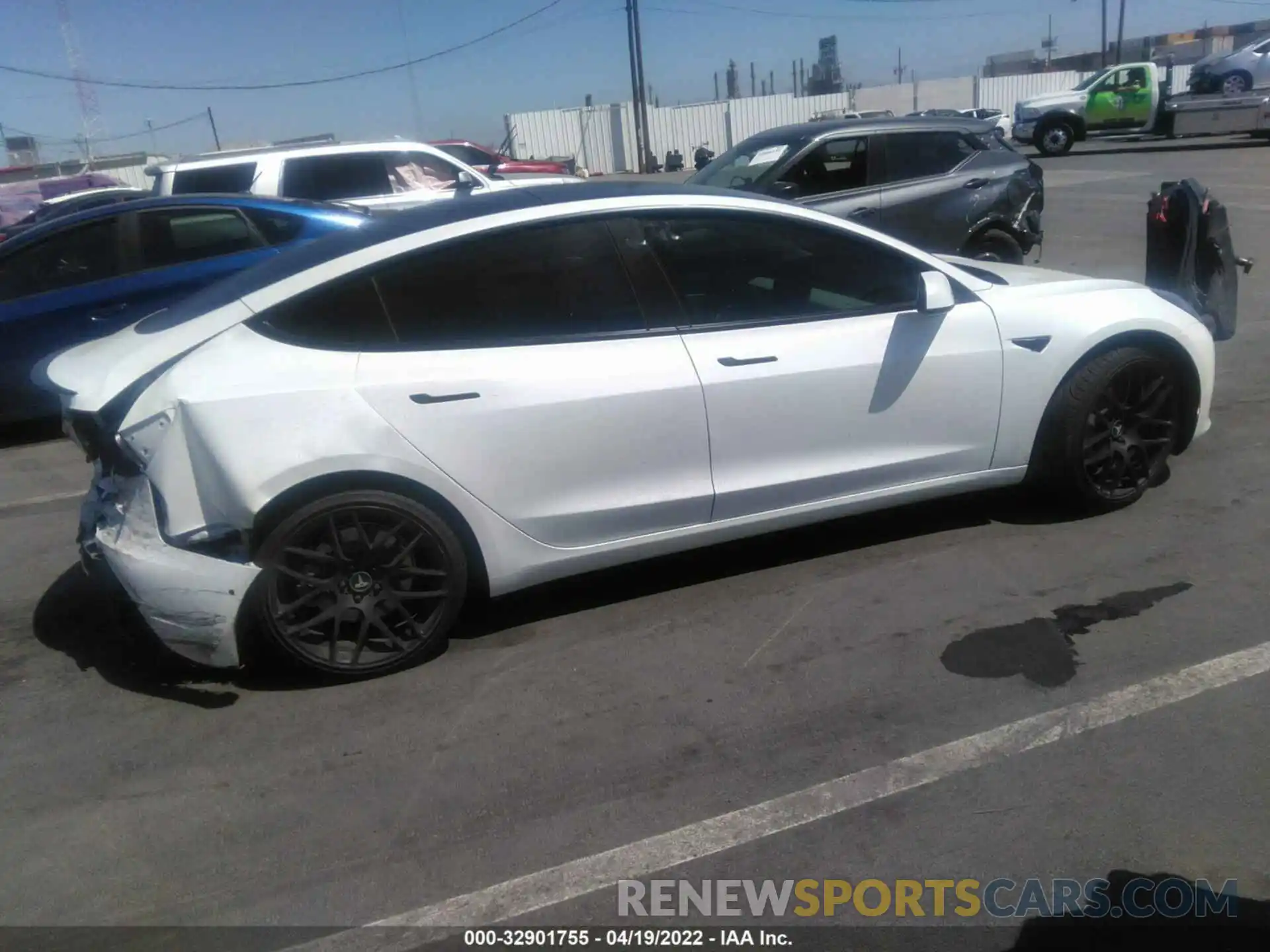 4 Photograph of a damaged car 5YJ3E1EA3MF870760 TESLA MODEL 3 2021