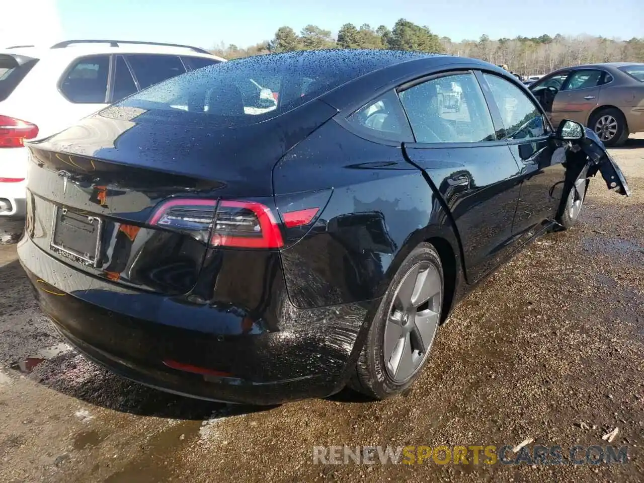 4 Photograph of a damaged car 5YJ3E1EA3MF907130 TESLA MODEL 3 2021