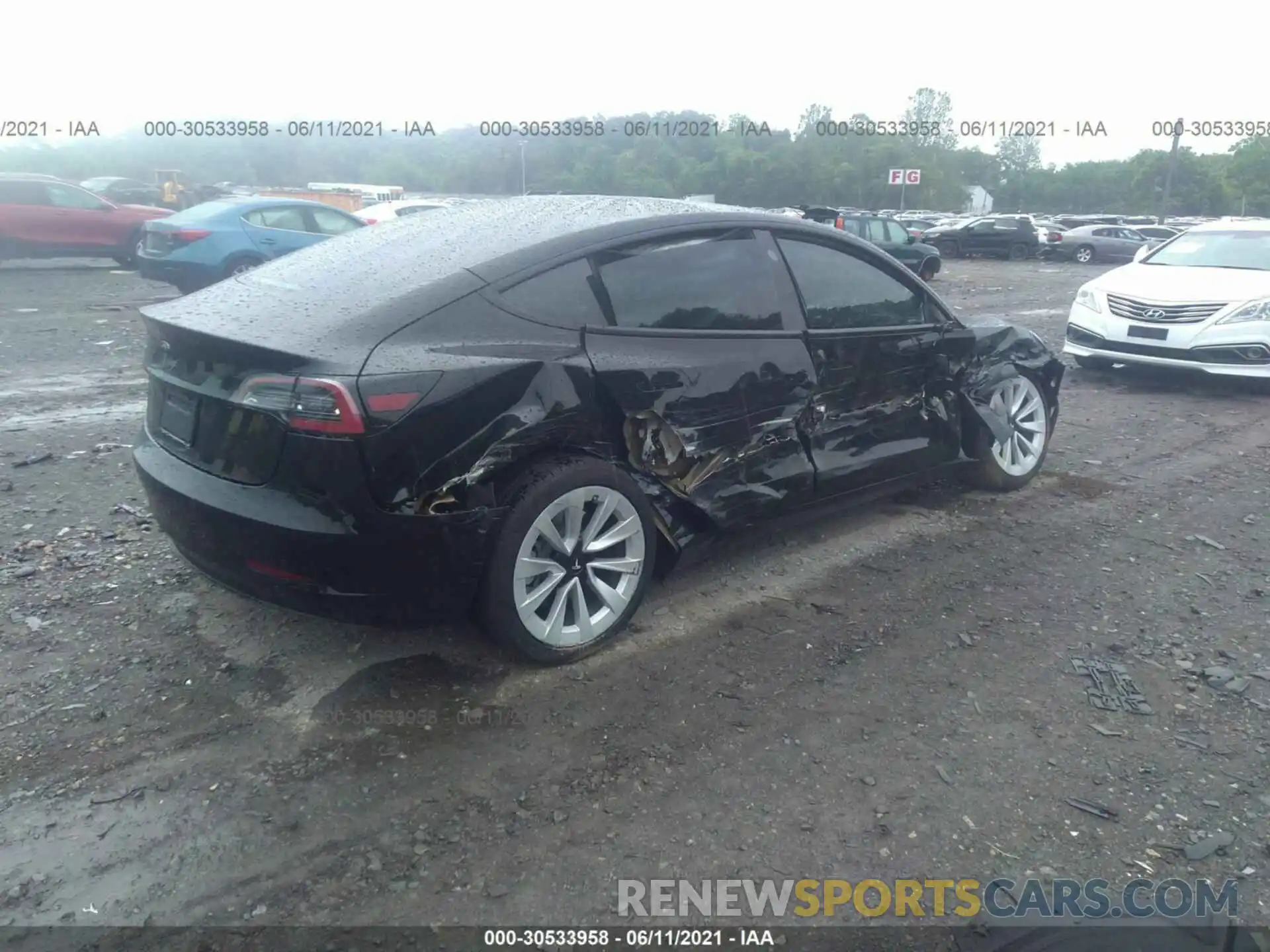 4 Photograph of a damaged car 5YJ3E1EA3MF921061 TESLA MODEL 3 2021