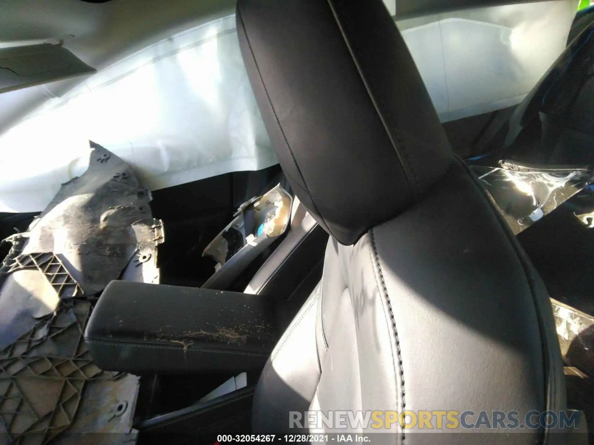 8 Photograph of a damaged car 5YJ3E1EA3MF939978 TESLA MODEL 3 2021