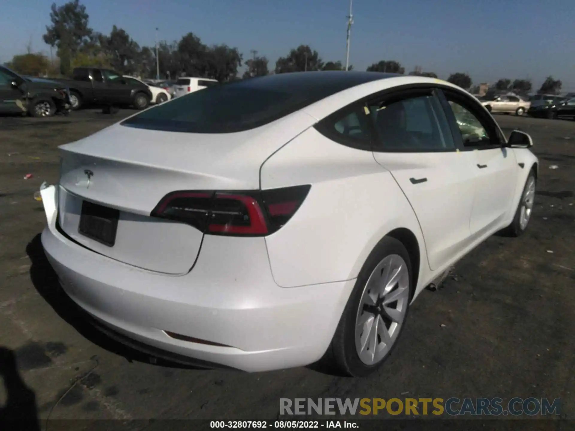 4 Photograph of a damaged car 5YJ3E1EA4MF028736 TESLA MODEL 3 2021