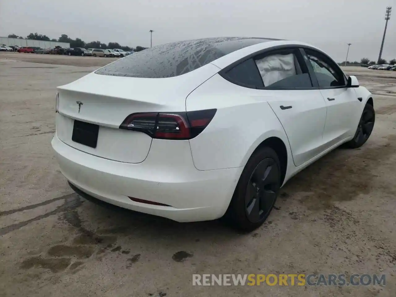 4 Photograph of a damaged car 5YJ3E1EA4MF046945 TESLA MODEL 3 2021