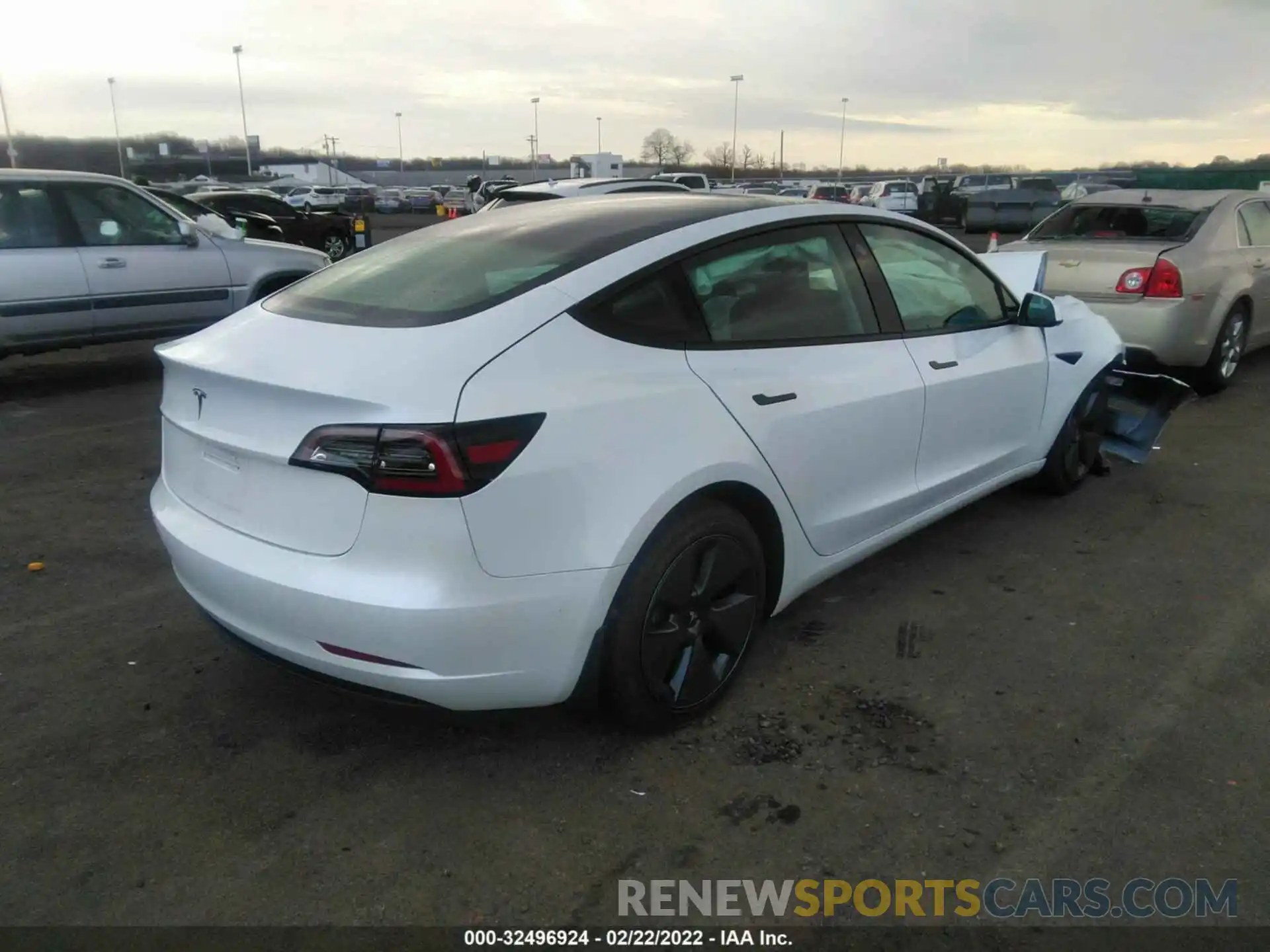 4 Photograph of a damaged car 5YJ3E1EA4MF062904 TESLA MODEL 3 2021