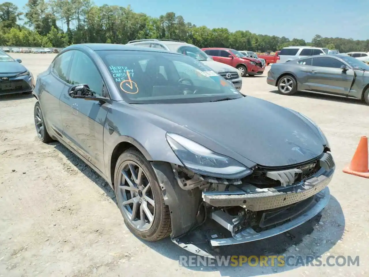 1 Photograph of a damaged car 5YJ3E1EA4MF085597 TESLA MODEL 3 2021