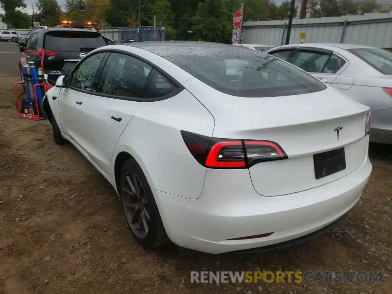 3 Photograph of a damaged car 5YJ3E1EA4MF090668 TESLA MODEL 3 2021