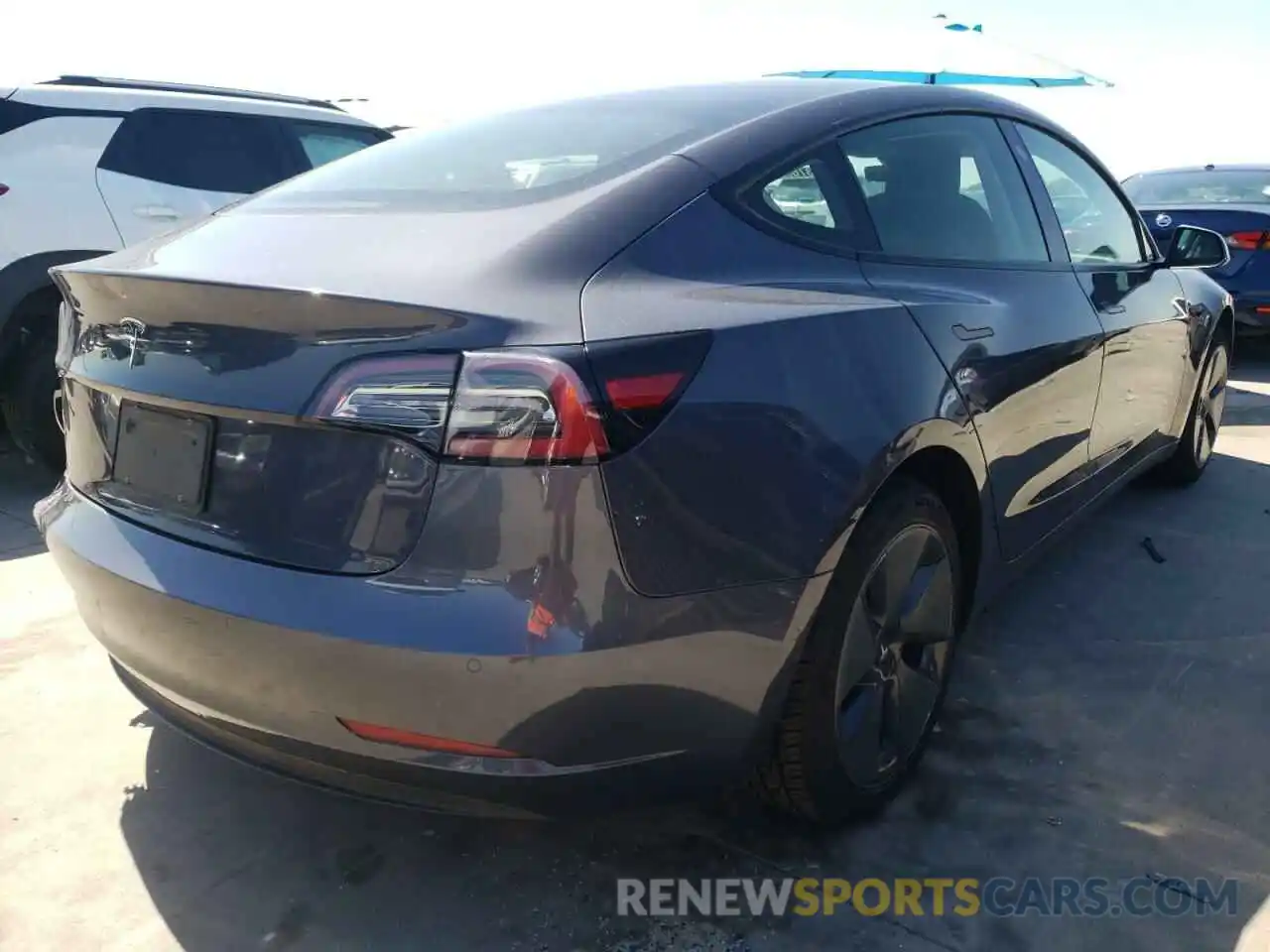 4 Photograph of a damaged car 5YJ3E1EA4MF092811 TESLA MODEL 3 2021