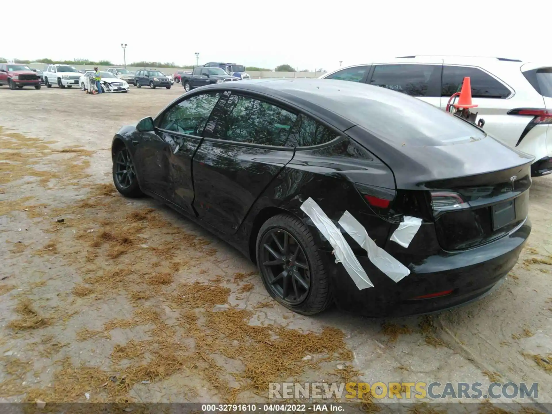 3 Photograph of a damaged car 5YJ3E1EA4MF093828 TESLA MODEL 3 2021