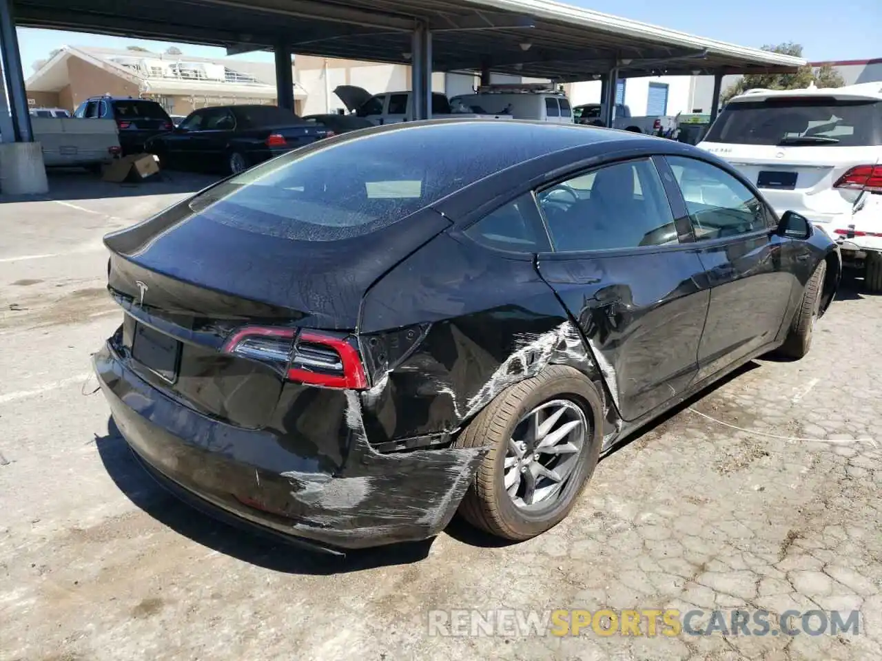 4 Photograph of a damaged car 5YJ3E1EA4MF093943 TESLA MODEL 3 2021