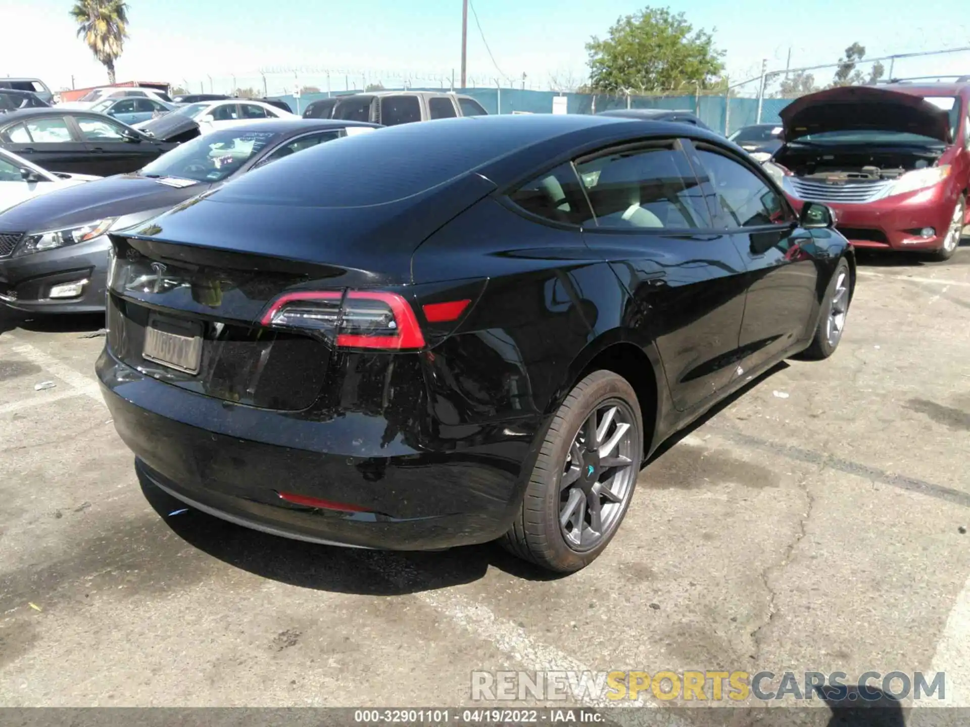 4 Photograph of a damaged car 5YJ3E1EA4MF875143 TESLA MODEL 3 2021