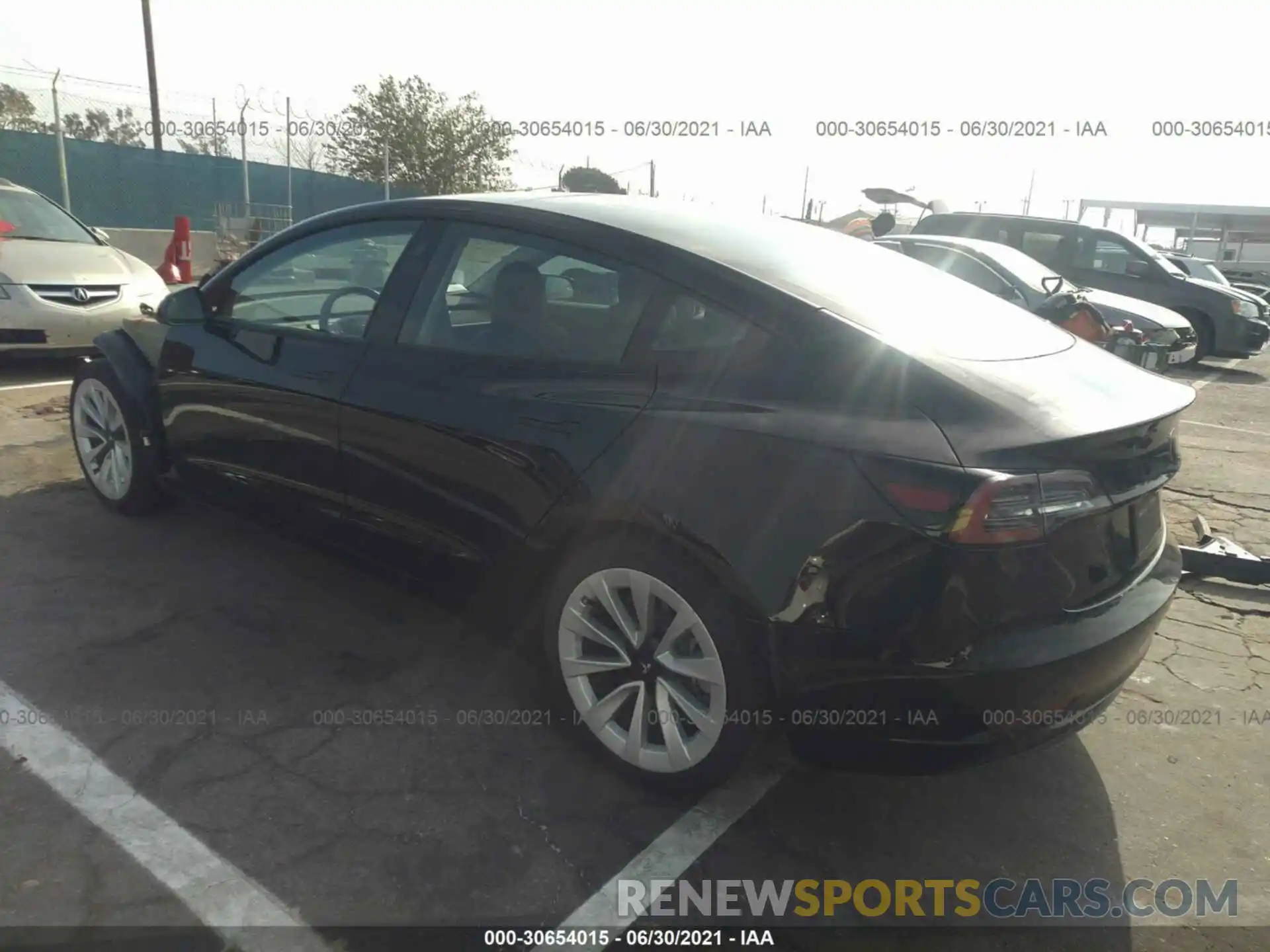 3 Photograph of a damaged car 5YJ3E1EA4MF908075 TESLA MODEL 3 2021