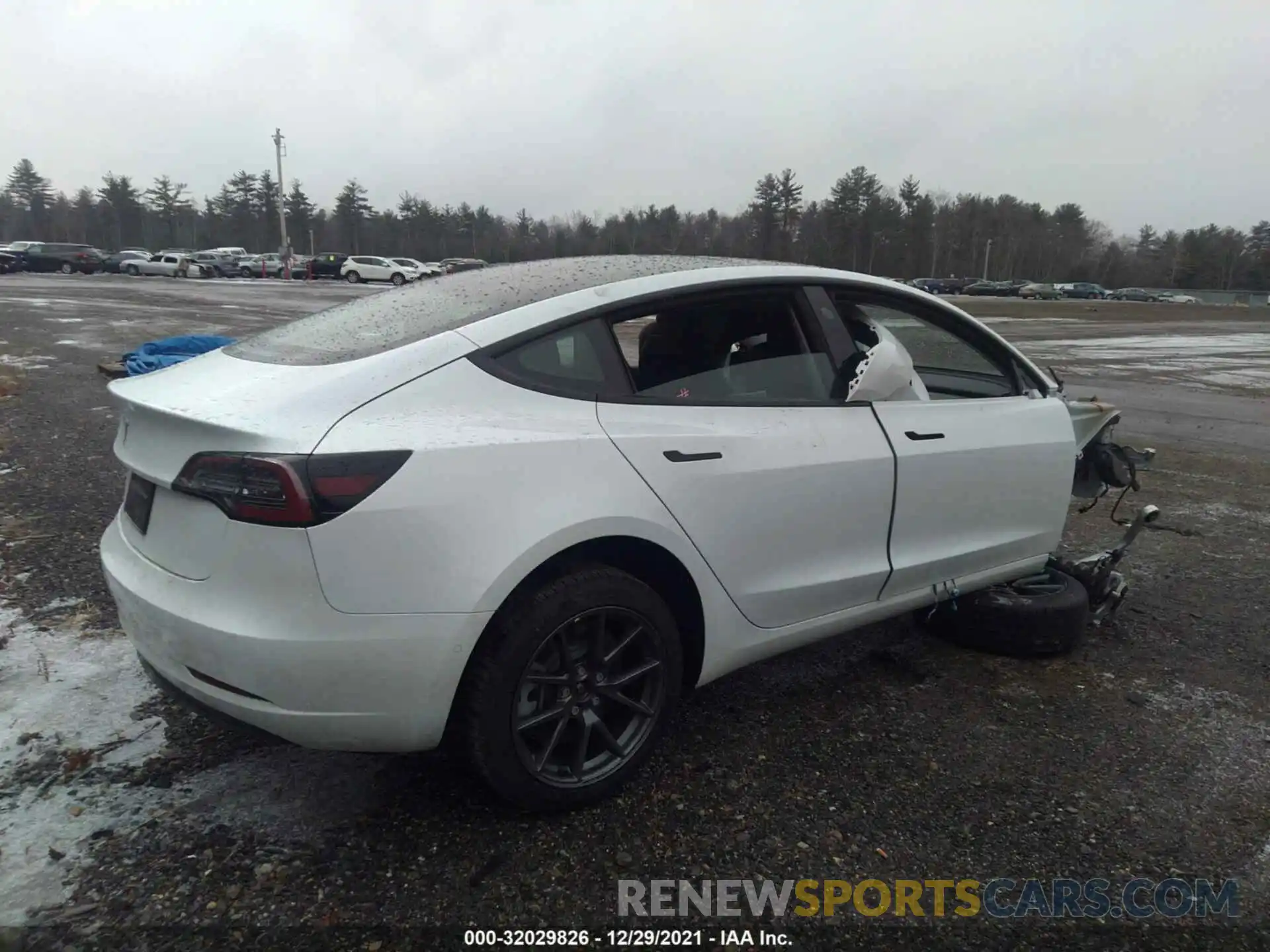 4 Photograph of a damaged car 5YJ3E1EA4MF921201 TESLA MODEL 3 2021