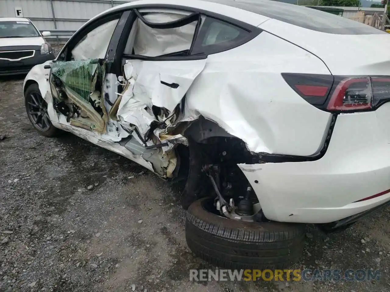 9 Photograph of a damaged car 5YJ3E1EA4MF981883 TESLA MODEL 3 2021