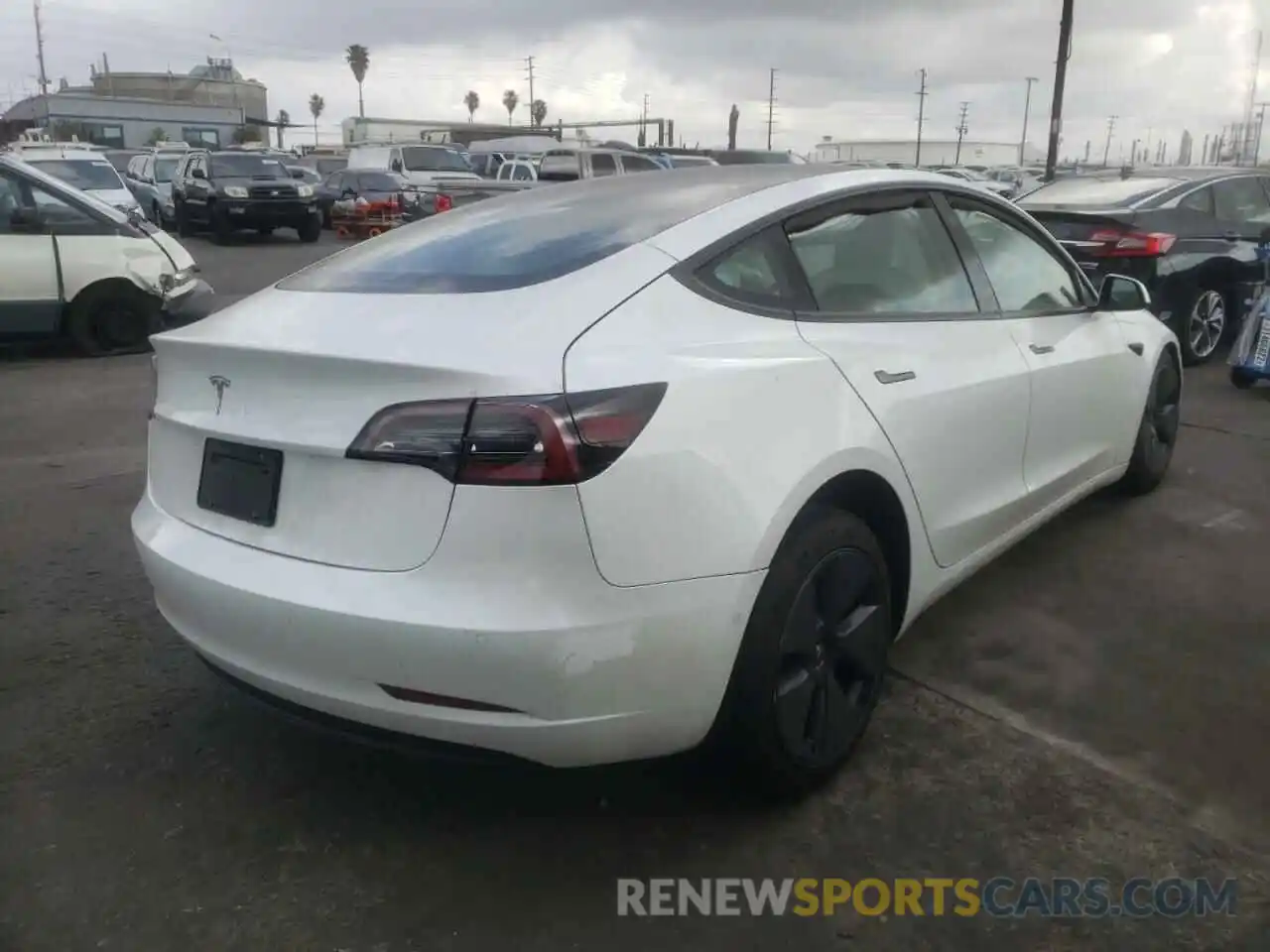 4 Photograph of a damaged car 5YJ3E1EA4MF987554 TESLA MODEL 3 2021