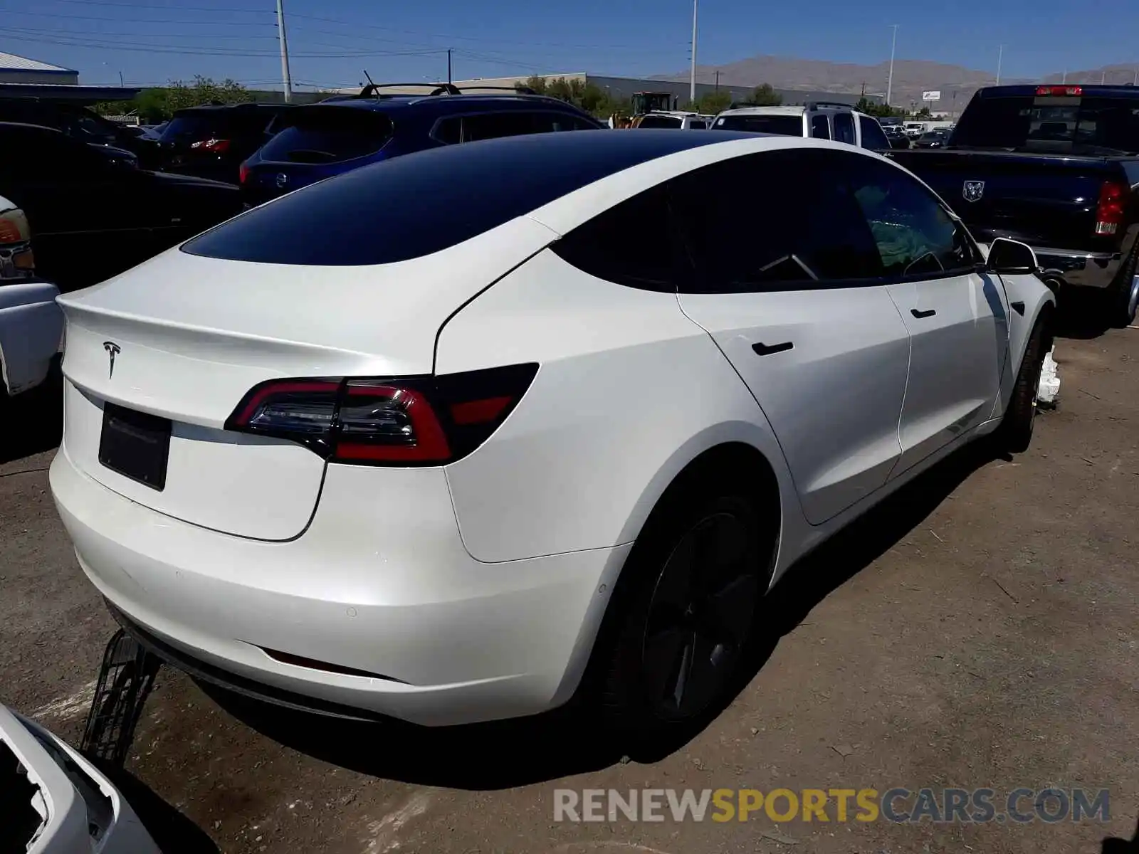 4 Photograph of a damaged car 5YJ3E1EA4MF994245 TESLA MODEL 3 2021