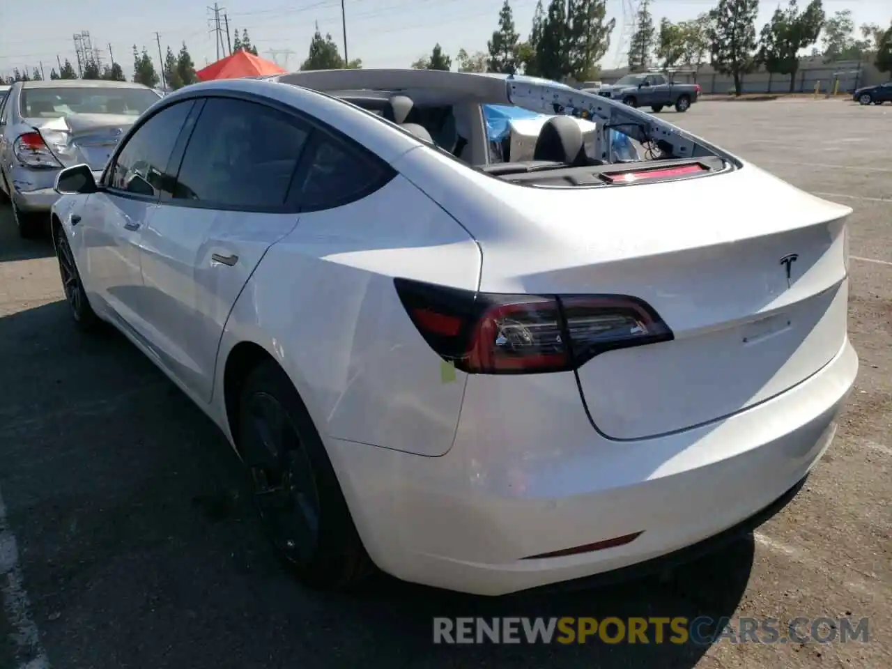 3 Photograph of a damaged car 5YJ3E1EA5MF029037 TESLA MODEL 3 2021