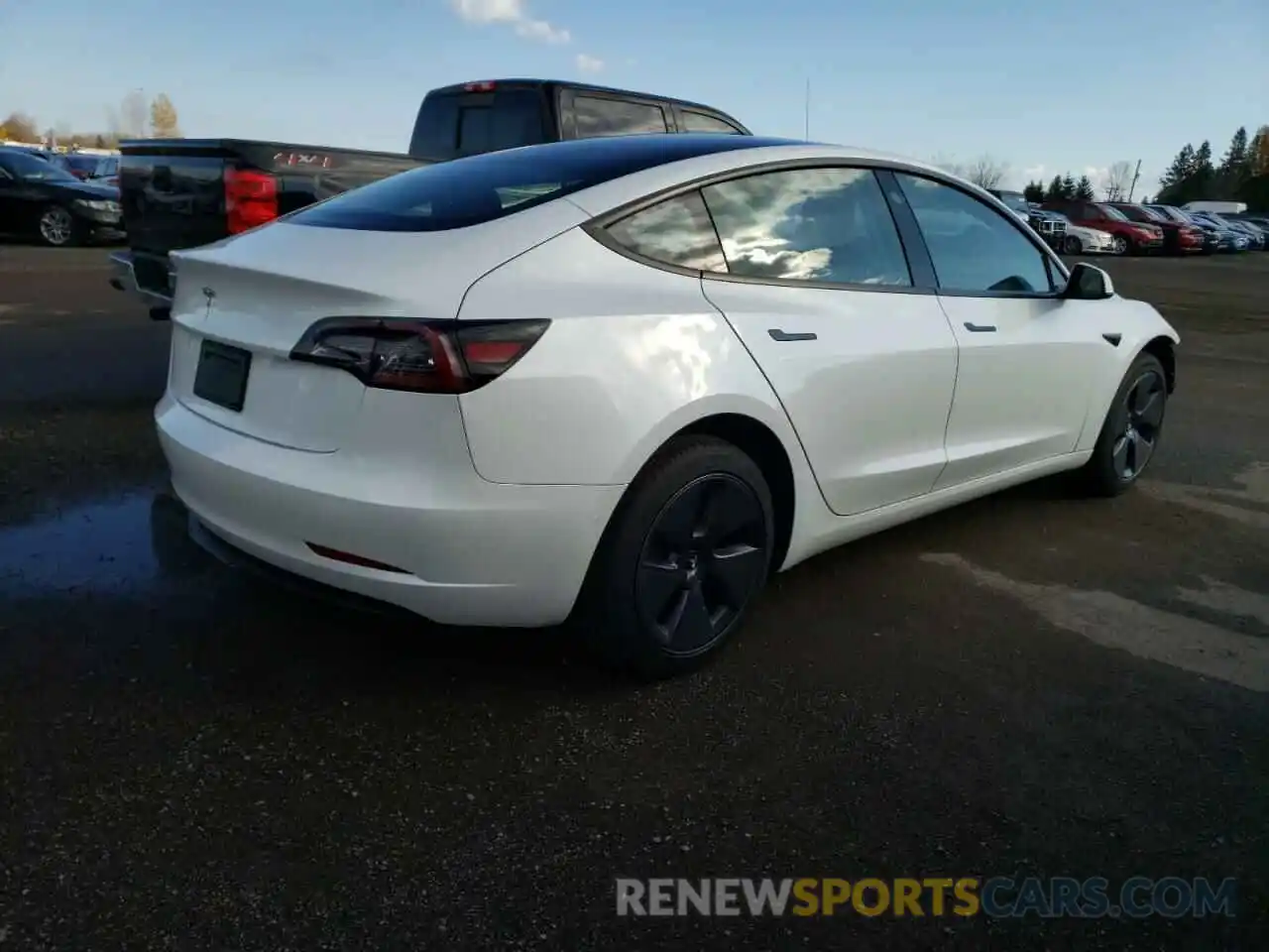 4 Photograph of a damaged car 5YJ3E1EA5MF048171 TESLA MODEL 3 2021