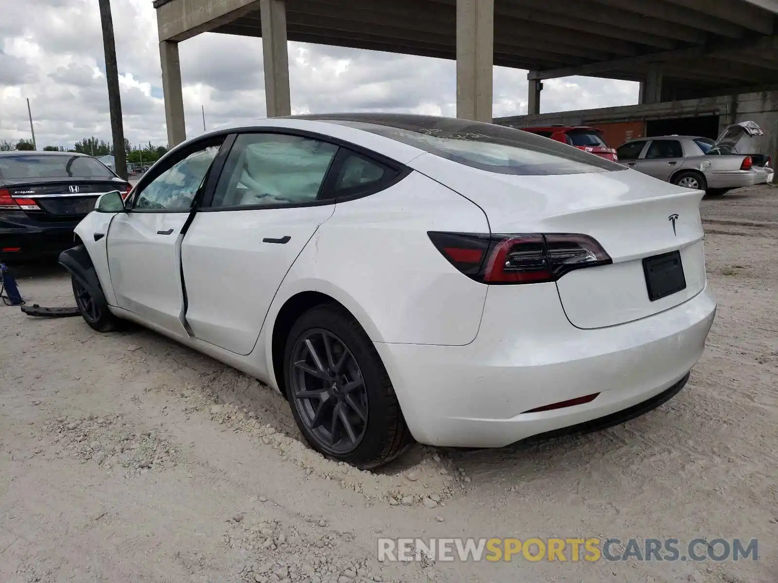 3 Photograph of a damaged car 5YJ3E1EA5MF048820 TESLA MODEL 3 2021