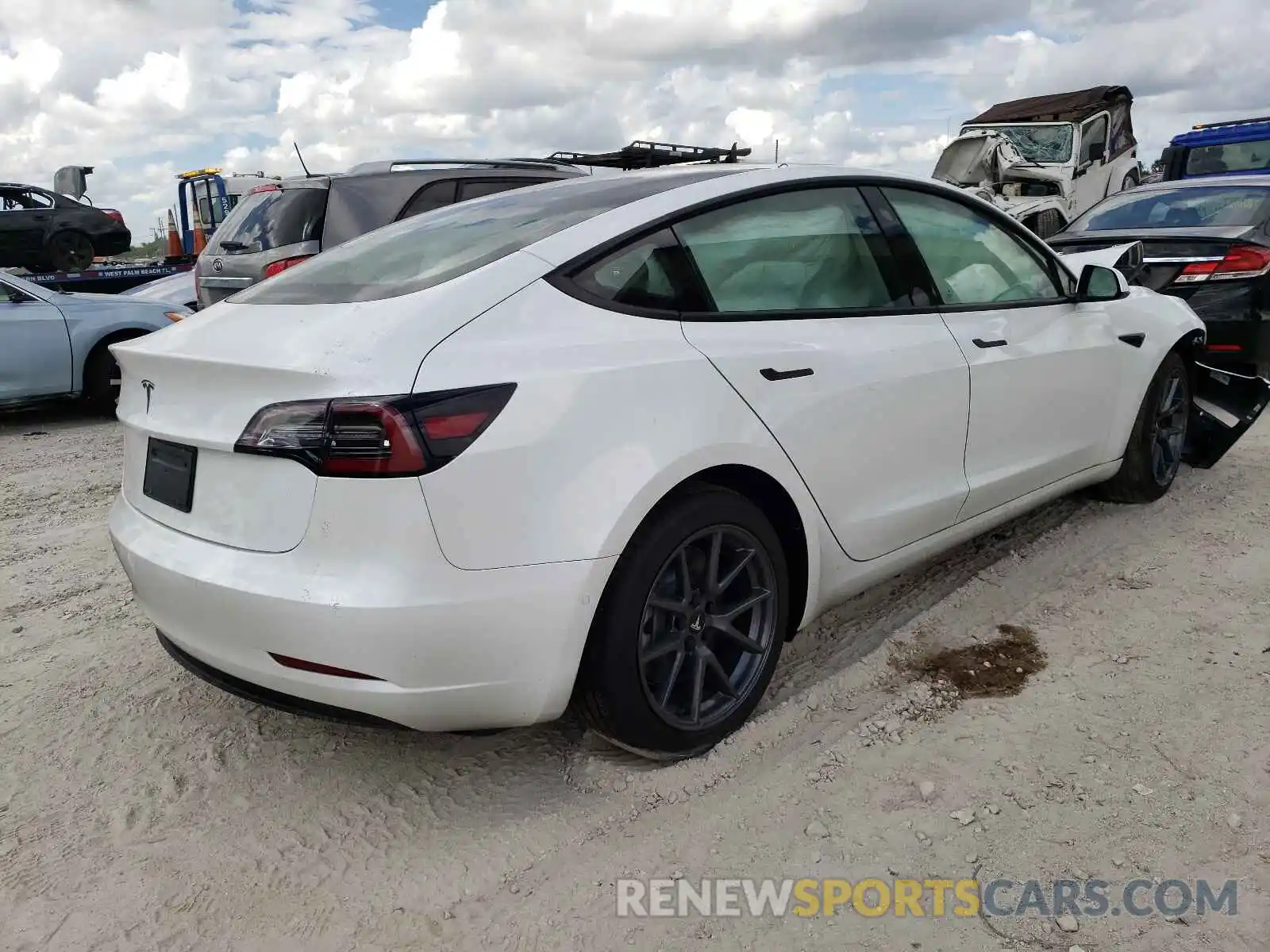 4 Photograph of a damaged car 5YJ3E1EA5MF048820 TESLA MODEL 3 2021