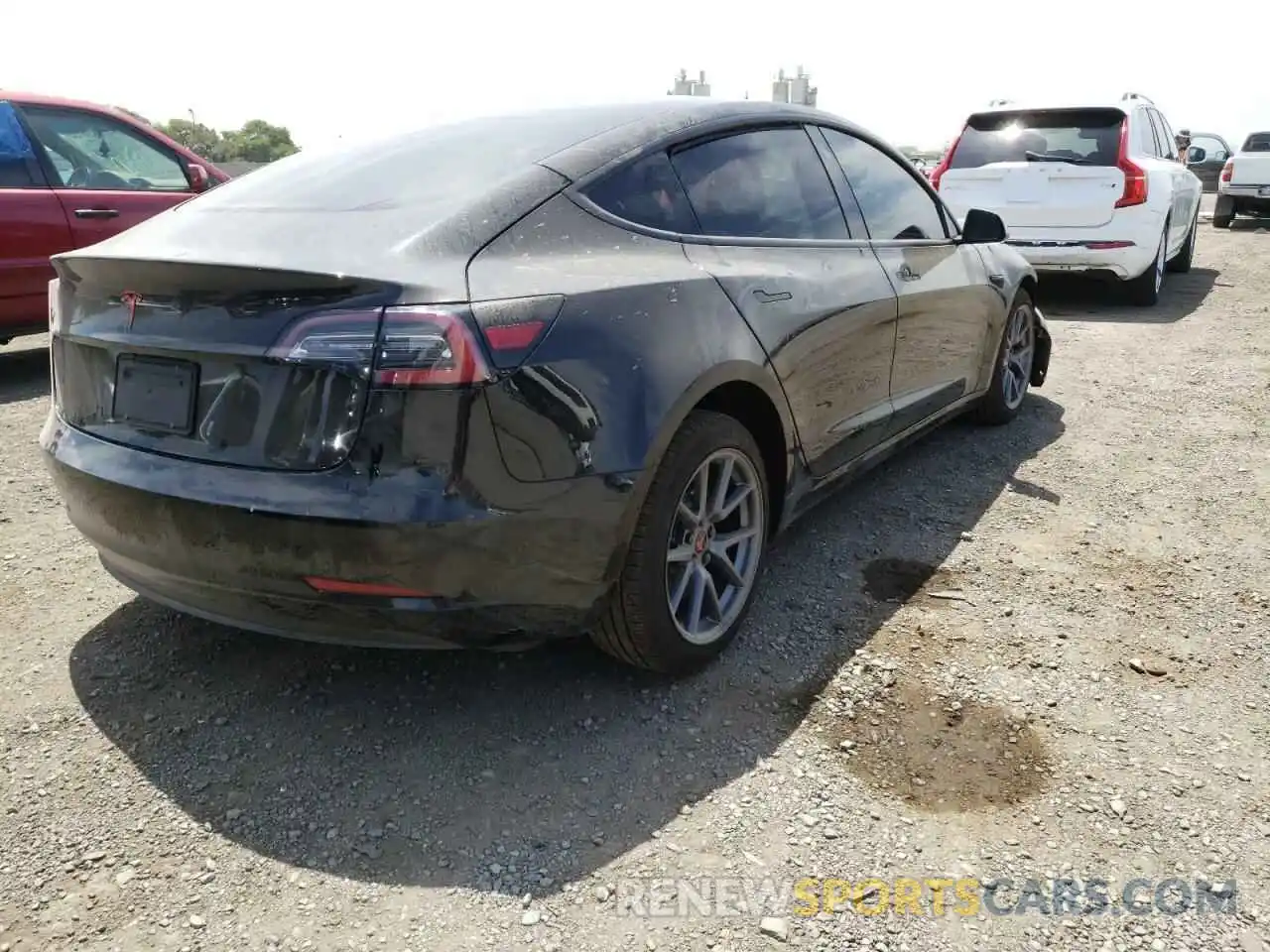 4 Photograph of a damaged car 5YJ3E1EA5MF053368 TESLA MODEL 3 2021