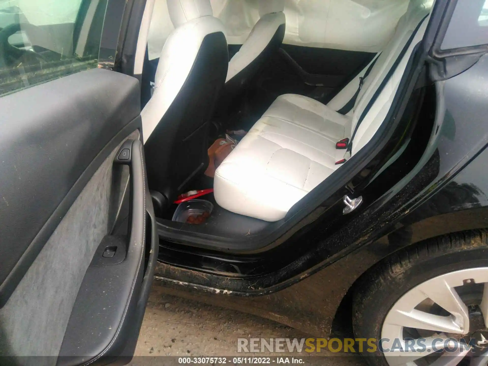 8 Photograph of a damaged car 5YJ3E1EA5MF065214 TESLA MODEL 3 2021