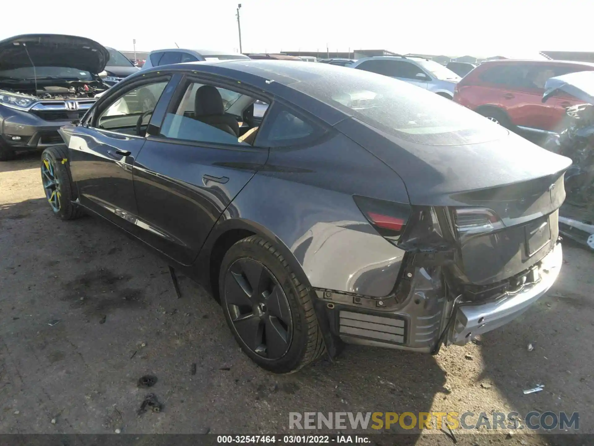 3 Photograph of a damaged car 5YJ3E1EA5MF084703 TESLA MODEL 3 2021