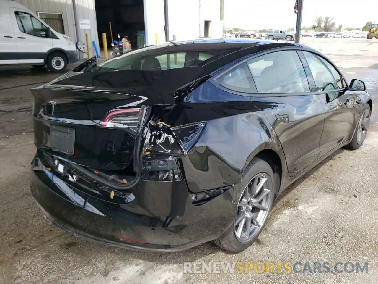 4 Photograph of a damaged car 5YJ3E1EA5MF087505 TESLA MODEL 3 2021