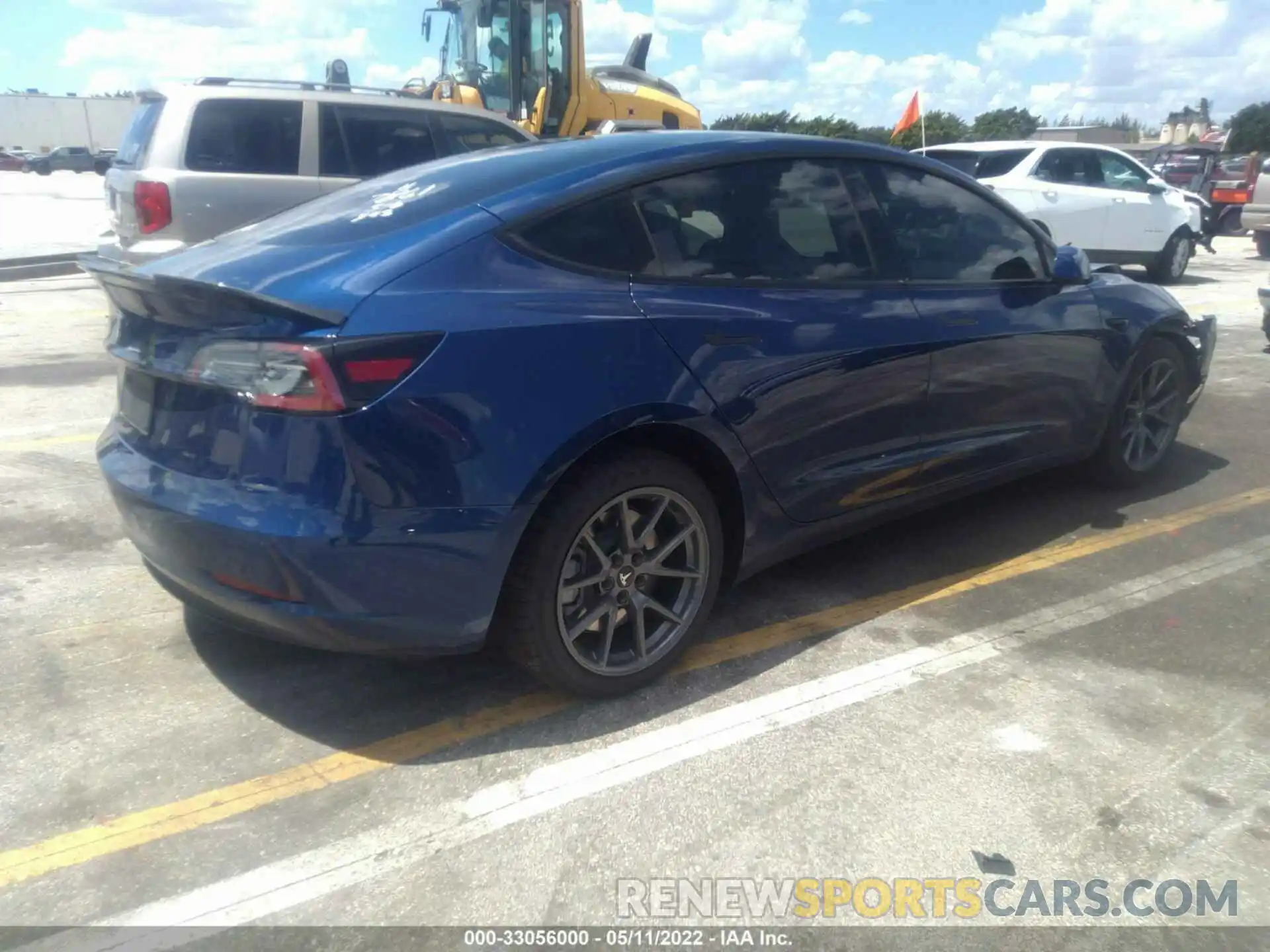 4 Photograph of a damaged car 5YJ3E1EA5MF087861 TESLA MODEL 3 2021