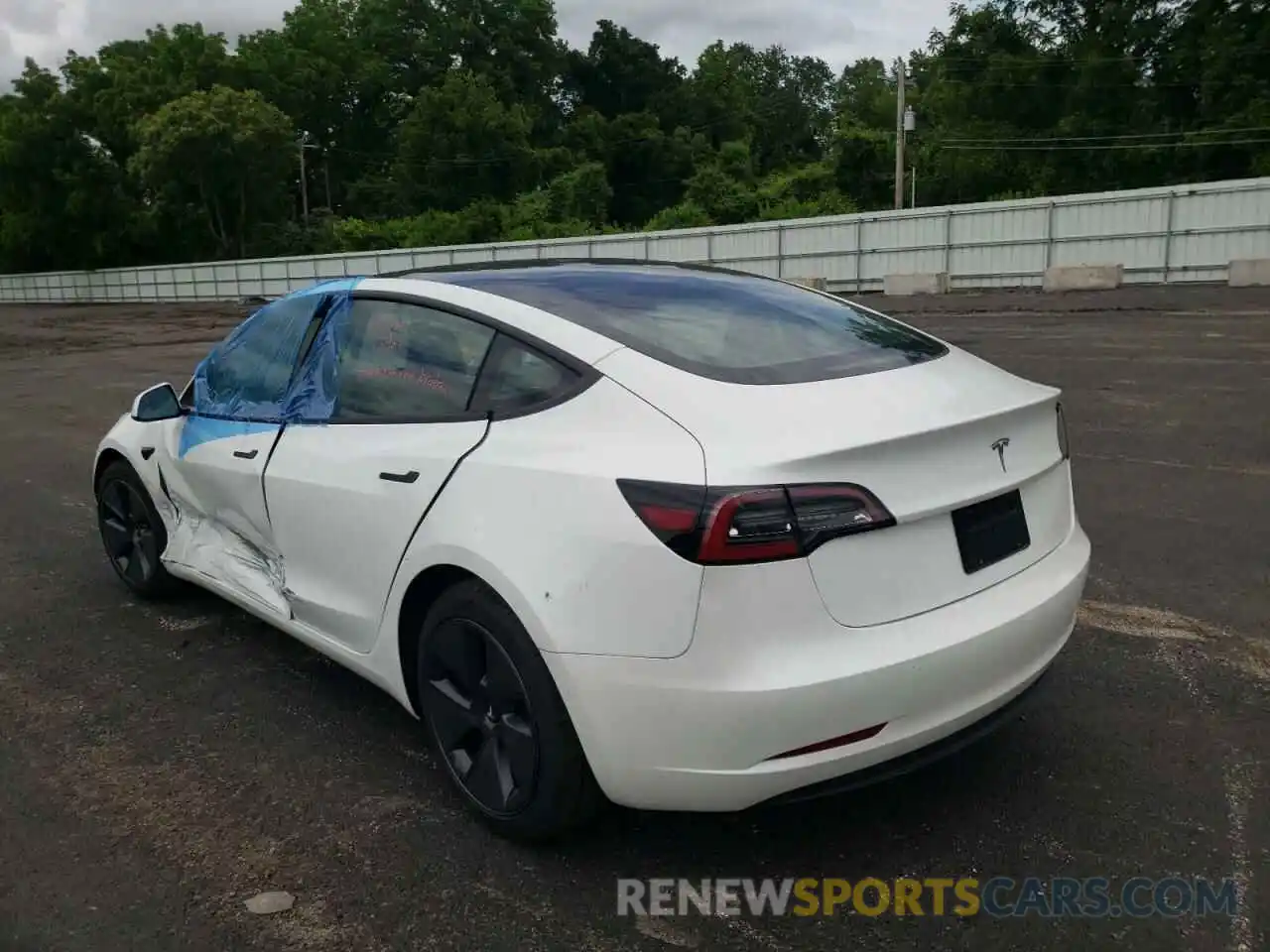 3 Photograph of a damaged car 5YJ3E1EA5MF091618 TESLA MODEL 3 2021