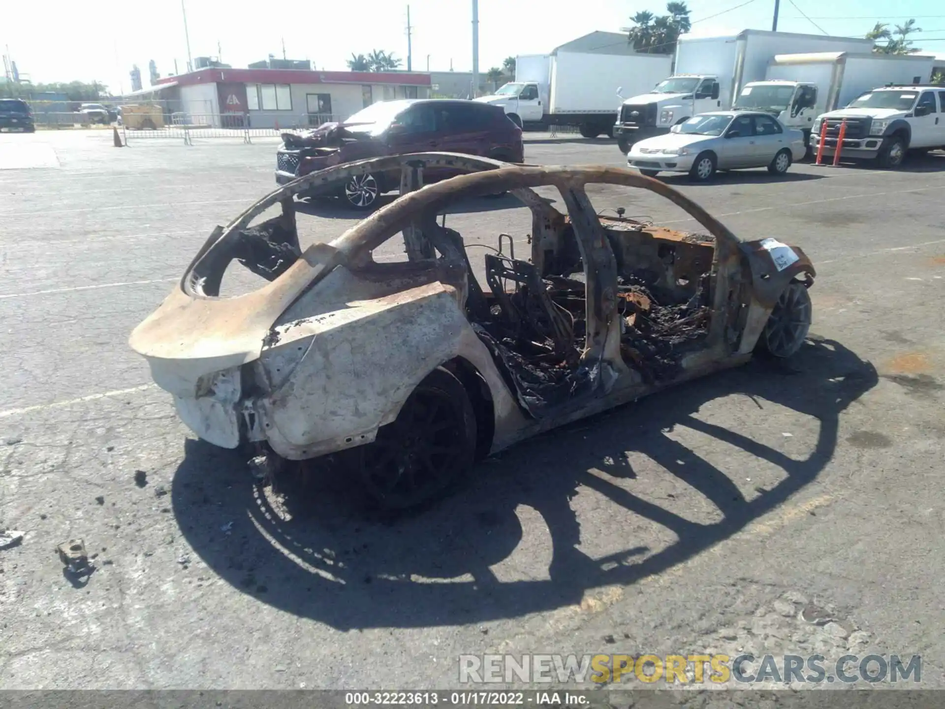 4 Photograph of a damaged car 5YJ3E1EA5MF092297 TESLA MODEL 3 2021