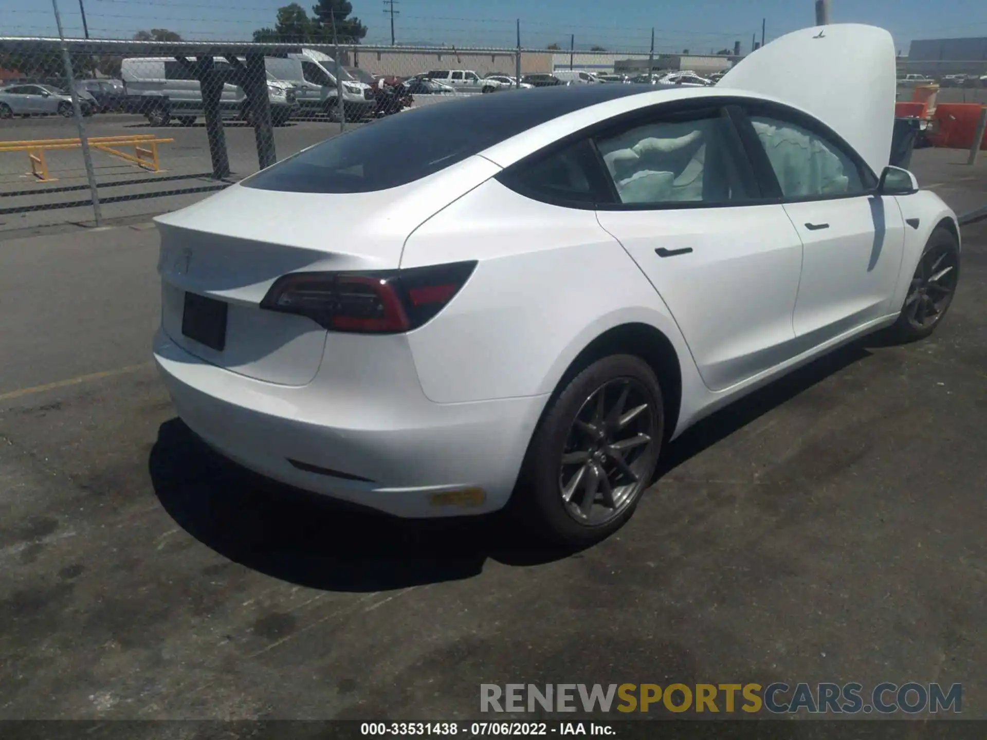 4 Photograph of a damaged car 5YJ3E1EA5MF092753 TESLA MODEL 3 2021