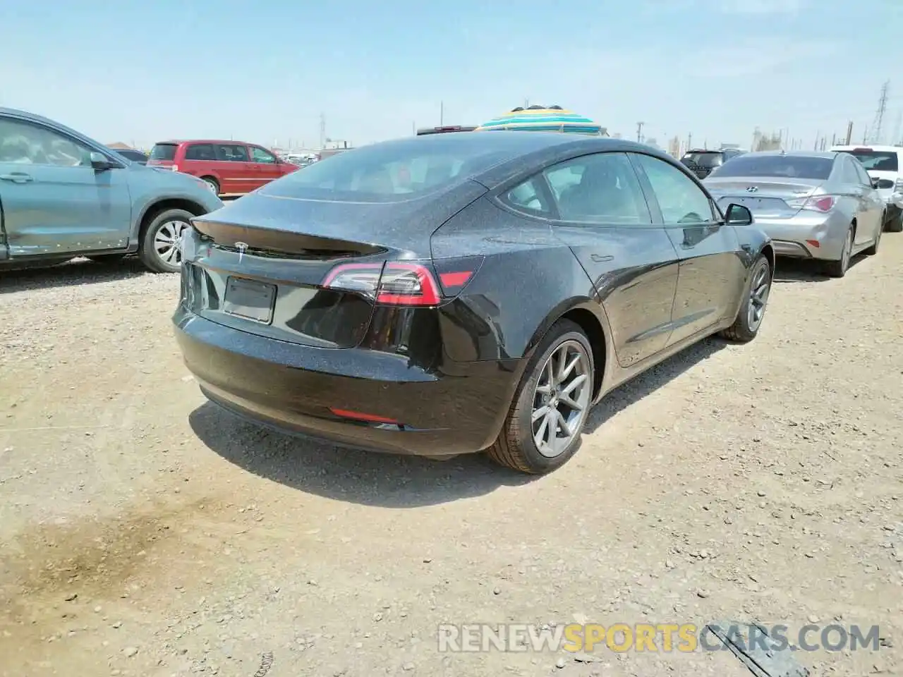 4 Photograph of a damaged car 5YJ3E1EA5MF094048 TESLA MODEL 3 2021