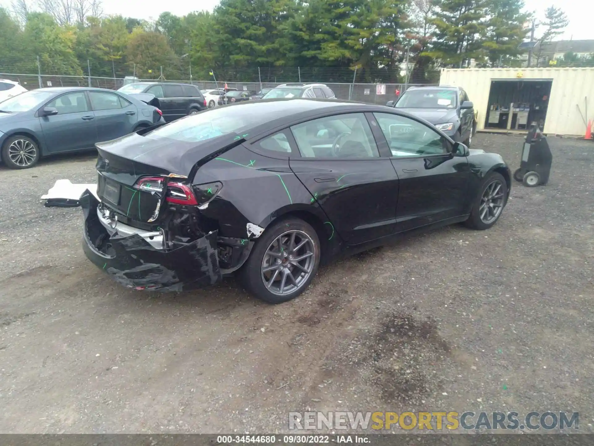 4 Photograph of a damaged car 5YJ3E1EA5MF098732 TESLA MODEL 3 2021