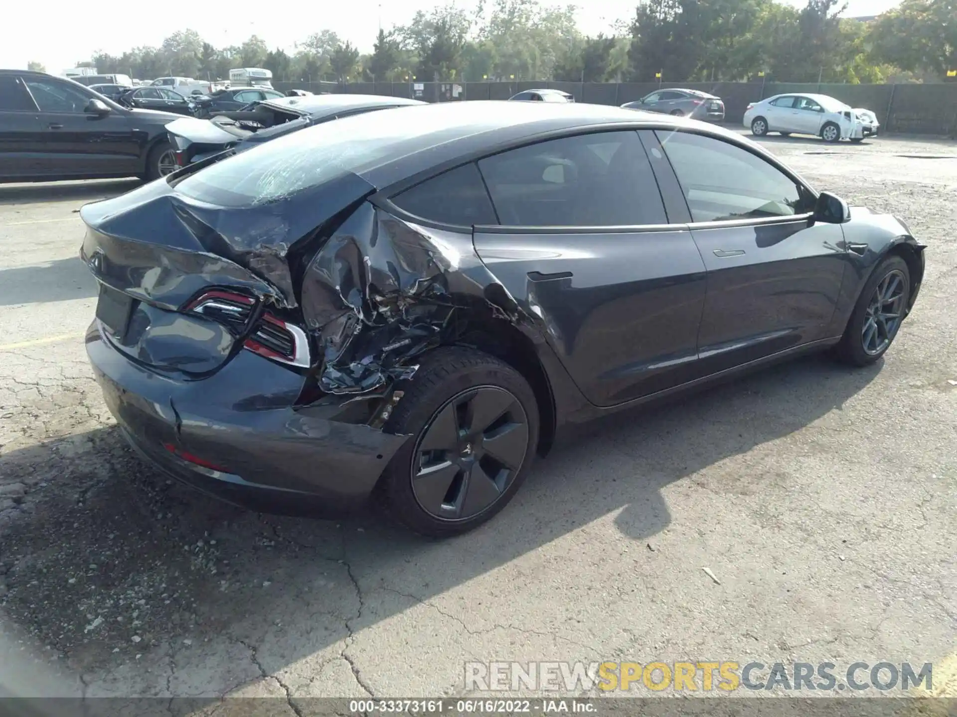 4 Photograph of a damaged car 5YJ3E1EA5MF100270 TESLA MODEL 3 2021