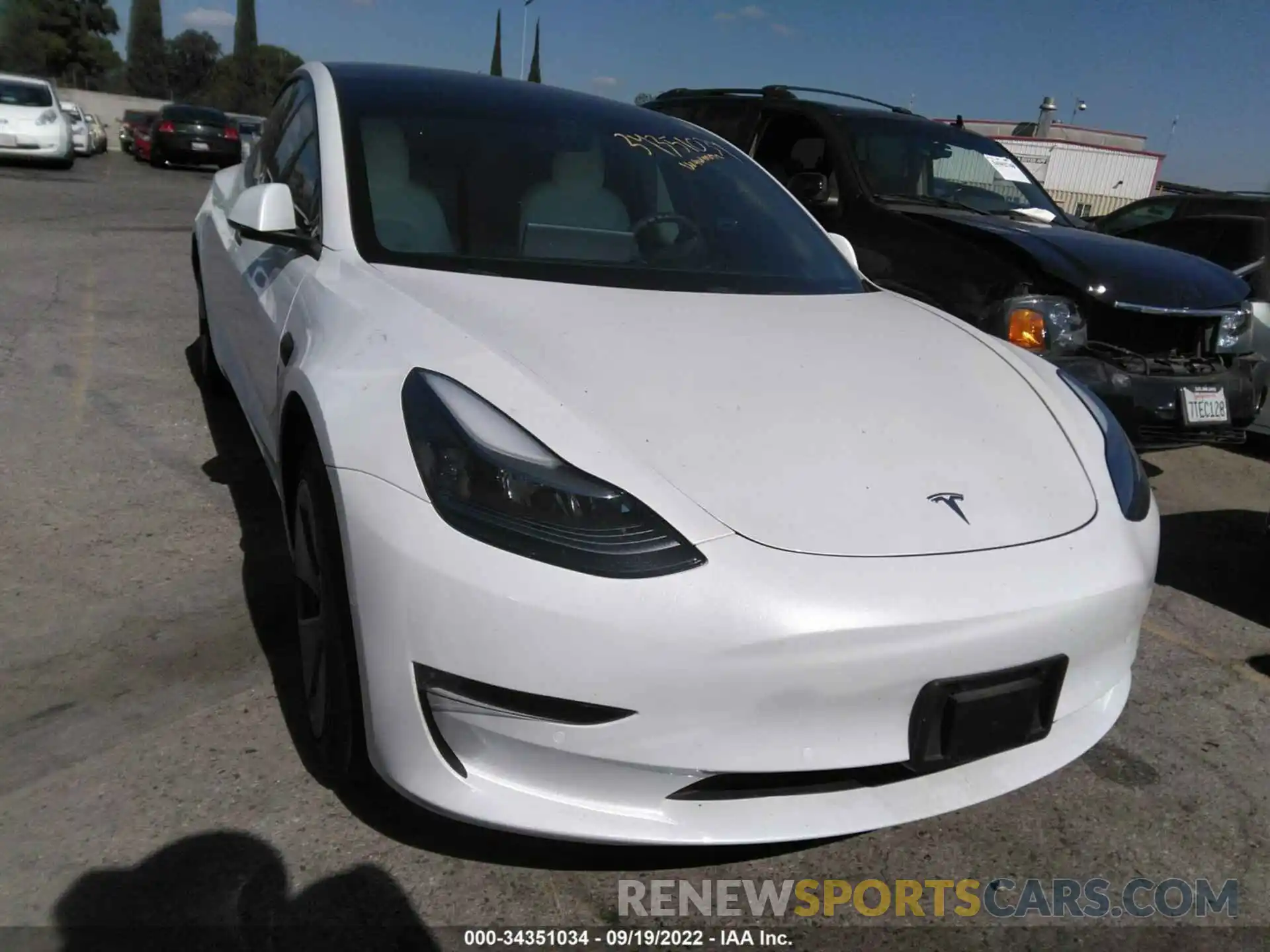 1 Photograph of a damaged car 5YJ3E1EA5MF873272 TESLA MODEL 3 2021