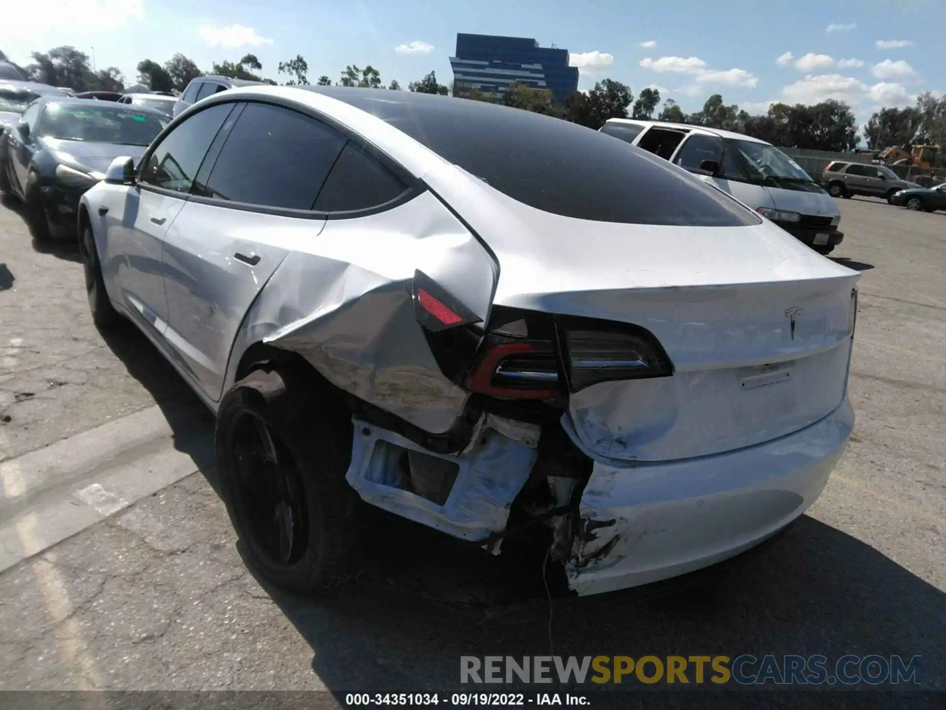 3 Photograph of a damaged car 5YJ3E1EA5MF873272 TESLA MODEL 3 2021