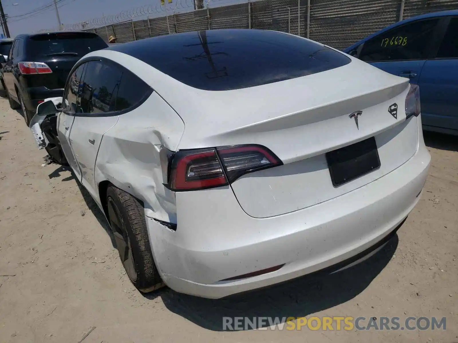 3 Photograph of a damaged car 5YJ3E1EA5MF873773 TESLA MODEL 3 2021