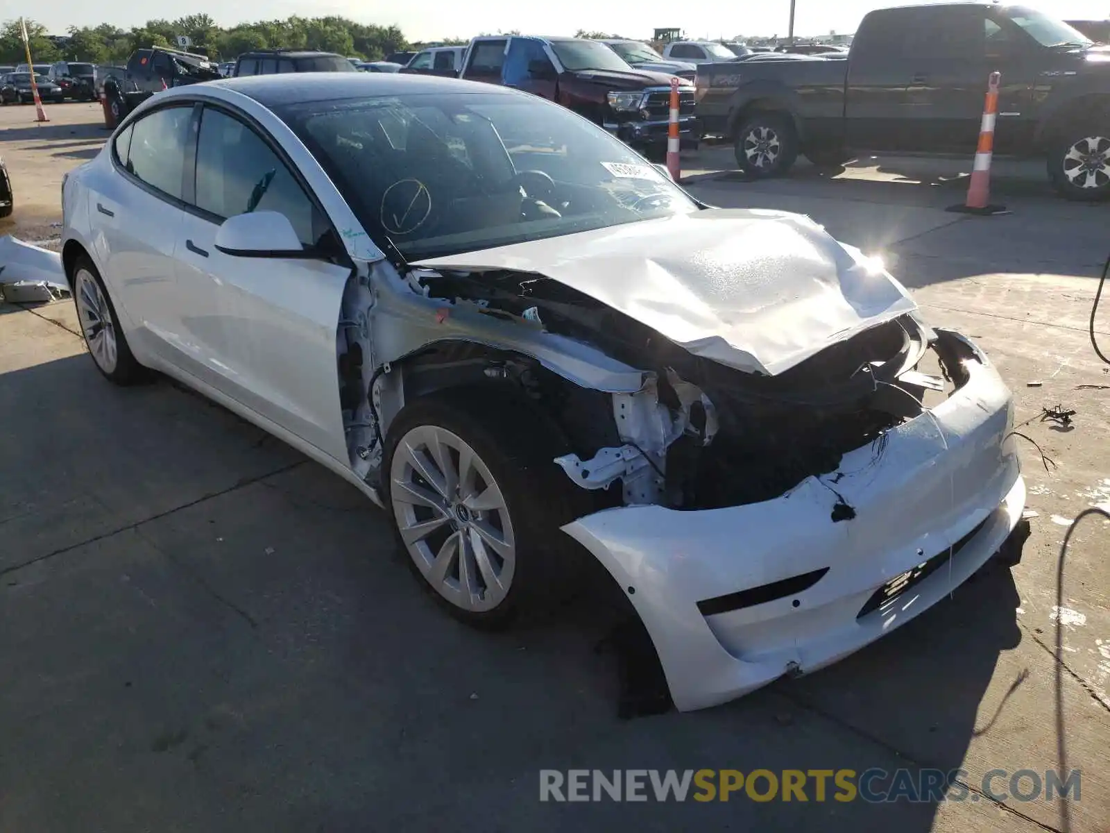 1 Photograph of a damaged car 5YJ3E1EA5MF913477 TESLA MODEL 3 2021