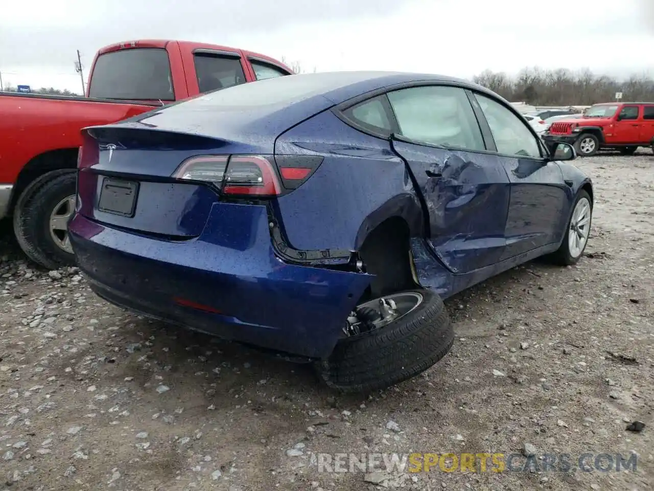 4 Photograph of a damaged car 5YJ3E1EA5MF917268 TESLA MODEL 3 2021