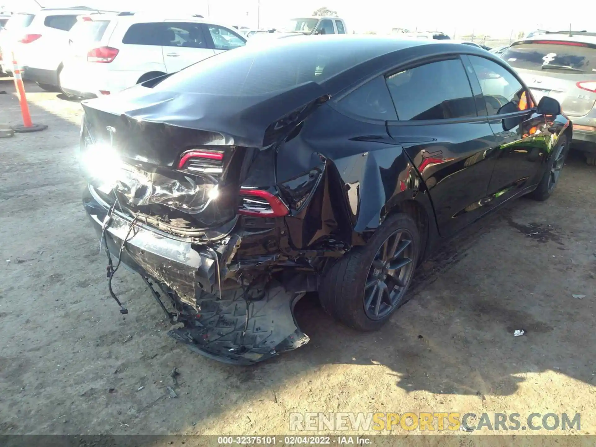 4 Photograph of a damaged car 5YJ3E1EA5MF922289 TESLA MODEL 3 2021