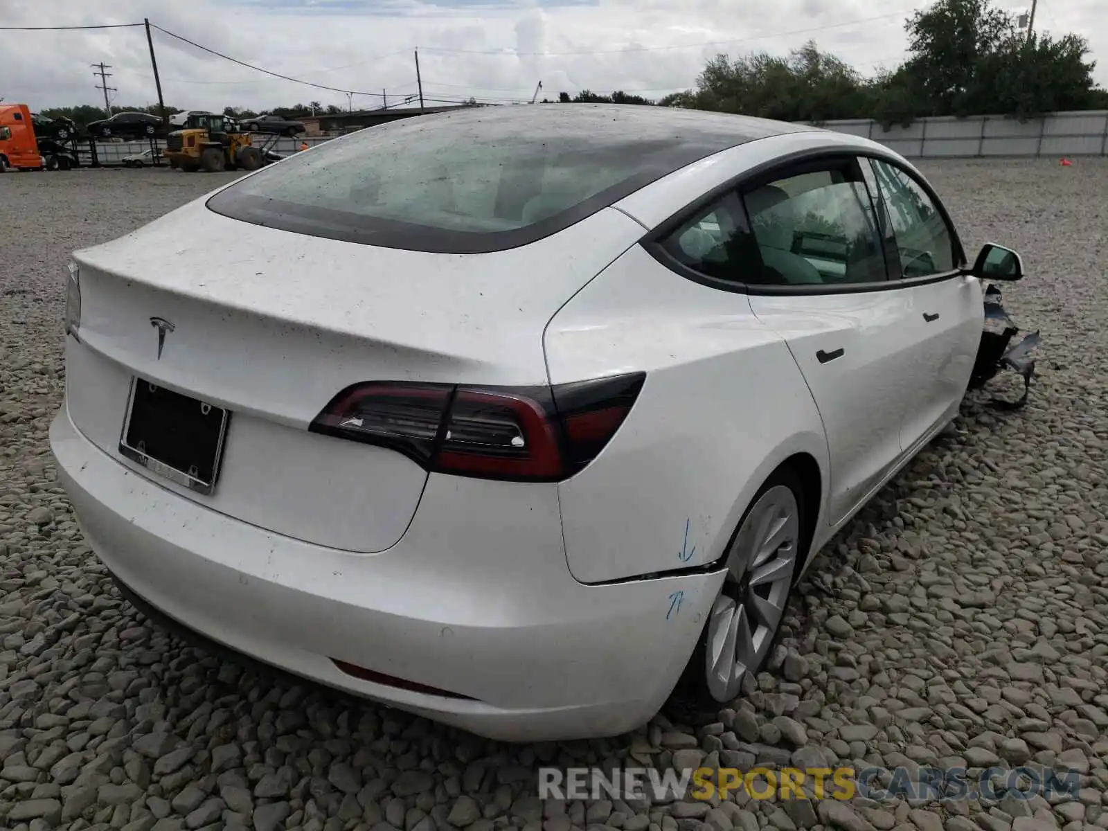 4 Photograph of a damaged car 5YJ3E1EA5MF978071 TESLA MODEL 3 2021